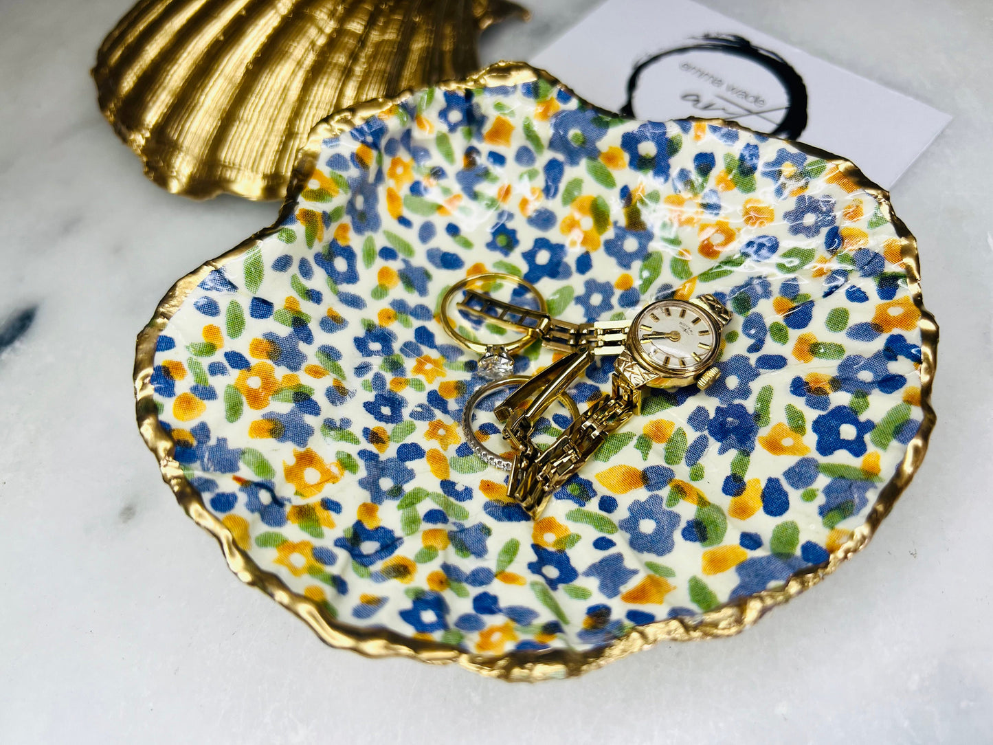 Emma Bridgewater gift, wildflower meadow, Decoupage scallop, shell trinket dish, jewellery shell dish, gift for her, gift for mum, ring carrier dish, coastal decor, shell
Decor, EmmaWadeART, flower dish, nature lover gift, scallop dish, coastal gift