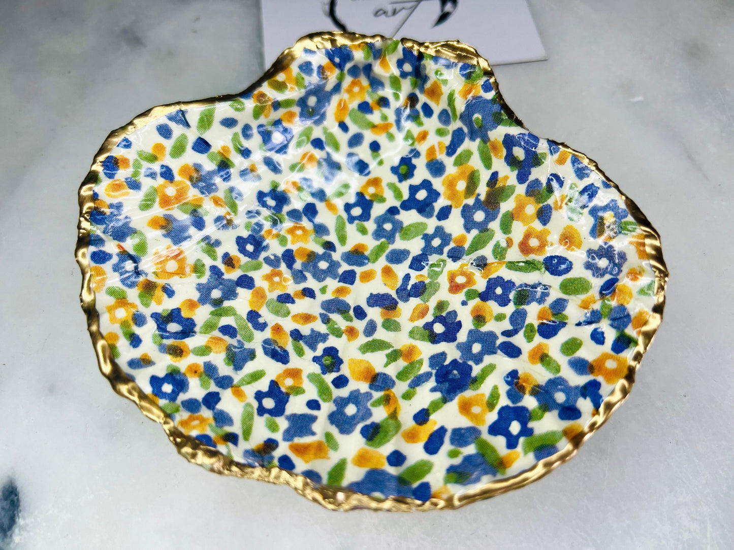 Emma Bridgewater gift, wildflower meadow, Decoupage scallop, shell trinket dish, jewellery shell dish, gift for her, gift for mum, ring carrier dish, coastal decor, shell
Decor, EmmaWadeART, flower dish, nature lover gift, scallop dish, coastal gift
