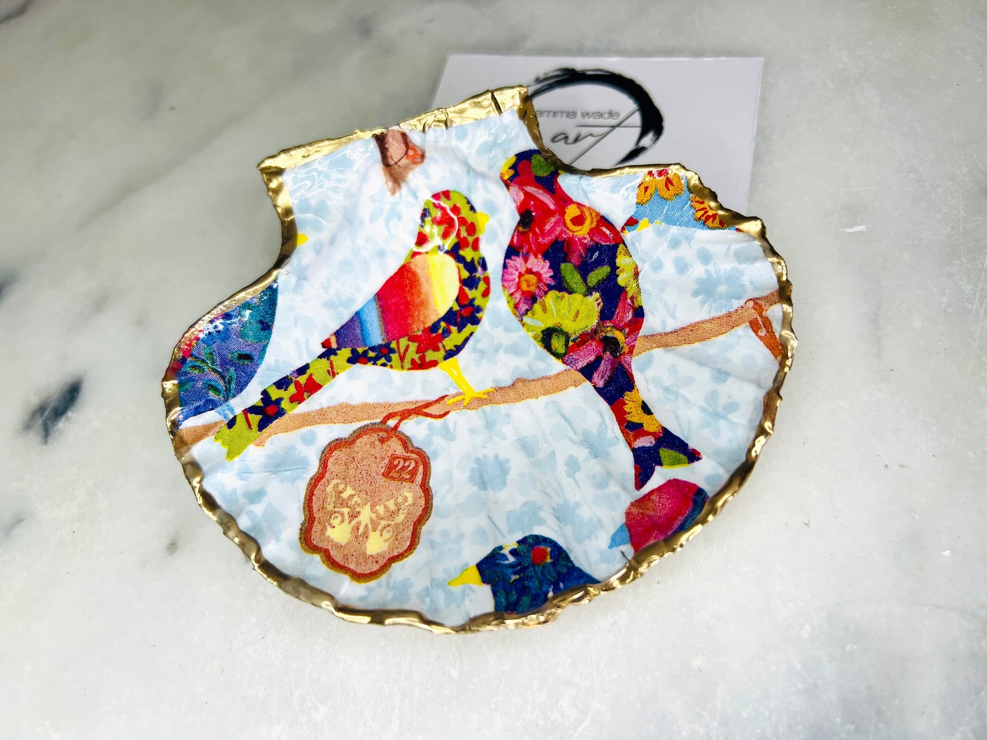 gift for her, decorated dish, jewellery shell dish, trinket shell dish, serving dish, coastal decor, shell decorations, decorative accessories, decoupaged scallop shell, coastal gift, jewelled bird gift, EmmaWadeART, bird lover gift, scallop dish