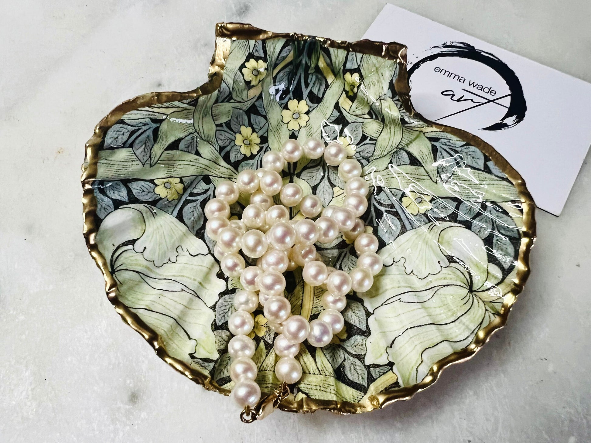 gift for her, decorated dish, jewelry trinket dish, decoupage scallop shell, handmade shell dish, shell ornament, coastal ornament, coastal gifts, coastal art, home decor, shell decorations, coastal decor, pimpernel scallop dish, gift for him, William Morris shell dish, shell trinket tray, scallop trinket tray, shell art, handmade trinket dish, gold gilded dish, proposal dish, ring bearer dish, ring tray, ocean plate, shell tray, William Morris shell dish, scallop jewelry dish
