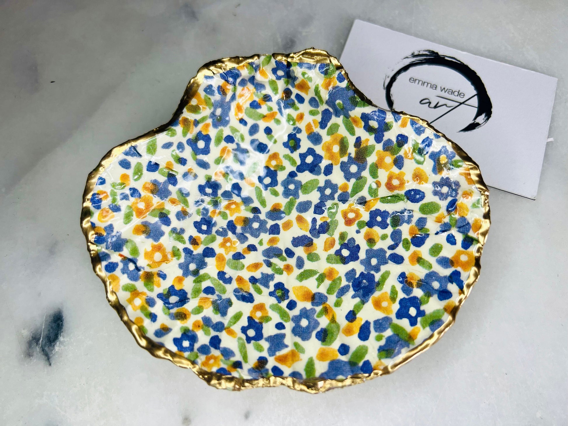 Emma Bridgewater gift, wildflower meadow, Decoupage scallop, shell trinket dish, jewellery shell dish, gift for her, gift for mum, ring carrier dish, coastal decor, shell
Decor, EmmaWadeART, flower dish, nature lover gift, scallop dish, coastal gift