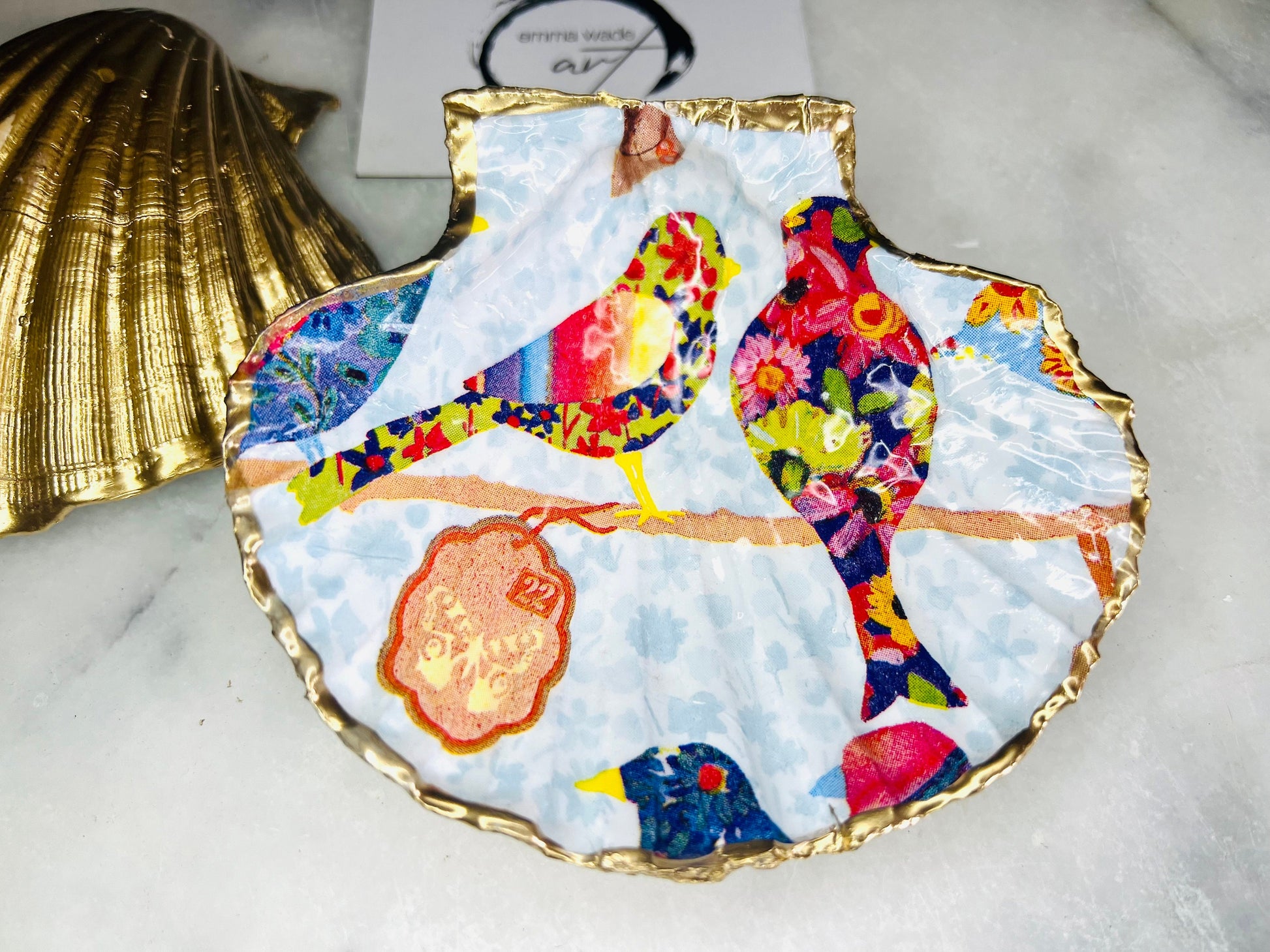 gift for her, decorated dish, jewellery shell dish, trinket shell dish, serving dish, coastal decor, shell decorations, decorative accessories, decoupaged scallop shell, coastal gift, jewelled bird gift, EmmaWadeART, bird lover gift, scallop dish