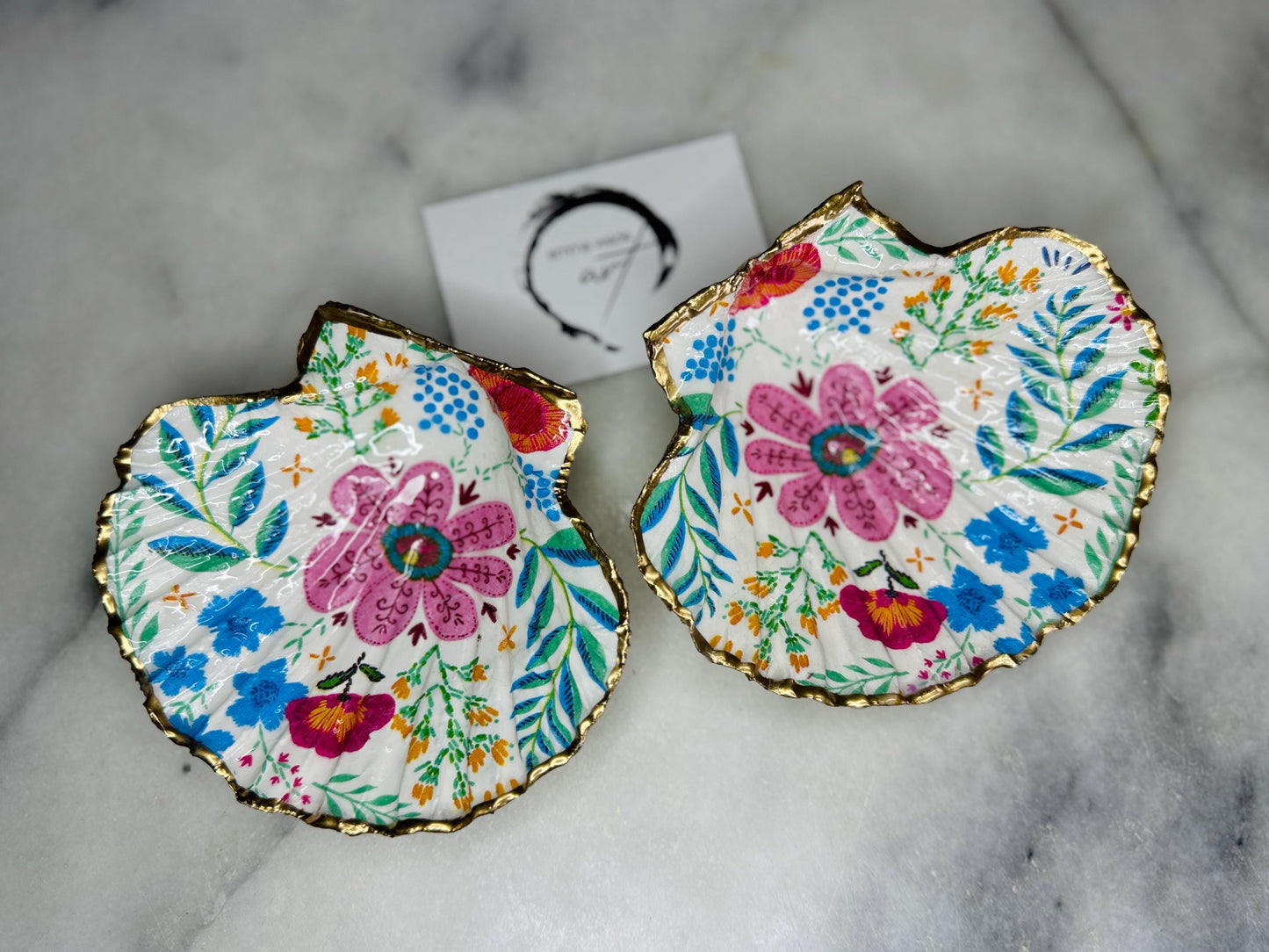 pink flowers shell gift, flowers art, Decoupage scallop, shell trinket dish, jewellery shell dish, gift for her, ring carrier dish, coastal decor, shell Decor, flower scallop dish, nature lover gift, coastal gift, gift for her, decorated dish, jewelry trinket dish, decoupage scallop shell, coastal decor by EmmaWadeART, ocean jewelry dish, ocean decor, shell trinket tray, scallop trinket tray, shell art, handmade trinket dish, gold gilded dish, proposal dish, ring dish display, ring bearer dish