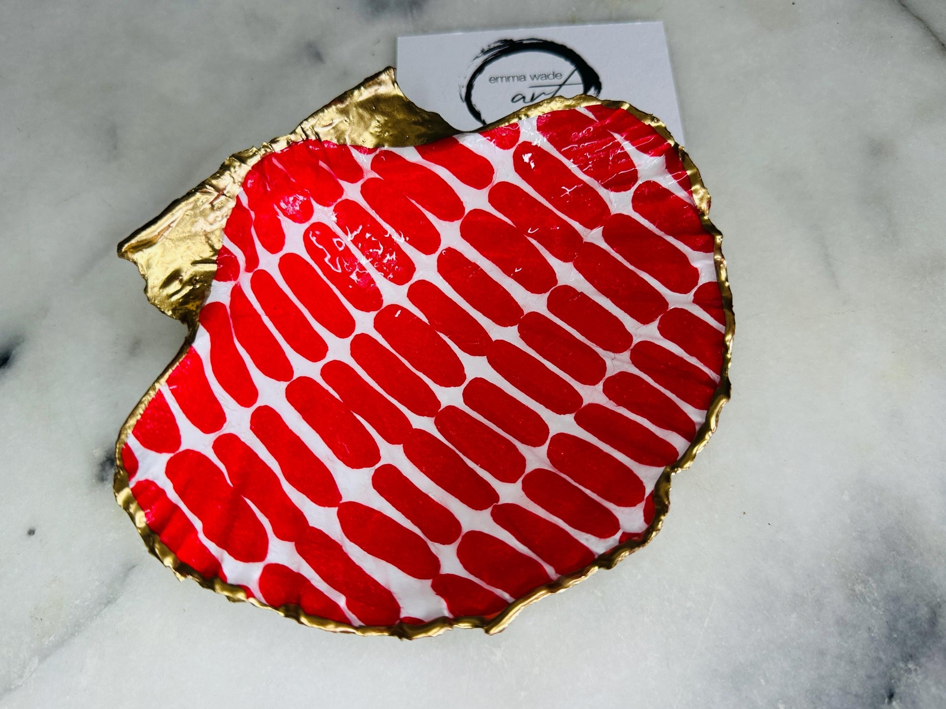 Marimekko inspired red dot scallop shell trinket dish handmade from Dorset shell, Scandinavian coastal decor with gold leaf gilded rim and back, glossy resin jewellery dish, red white shell ring holder, artisan shell decor, modern coastal home accessory, handmade gift UK