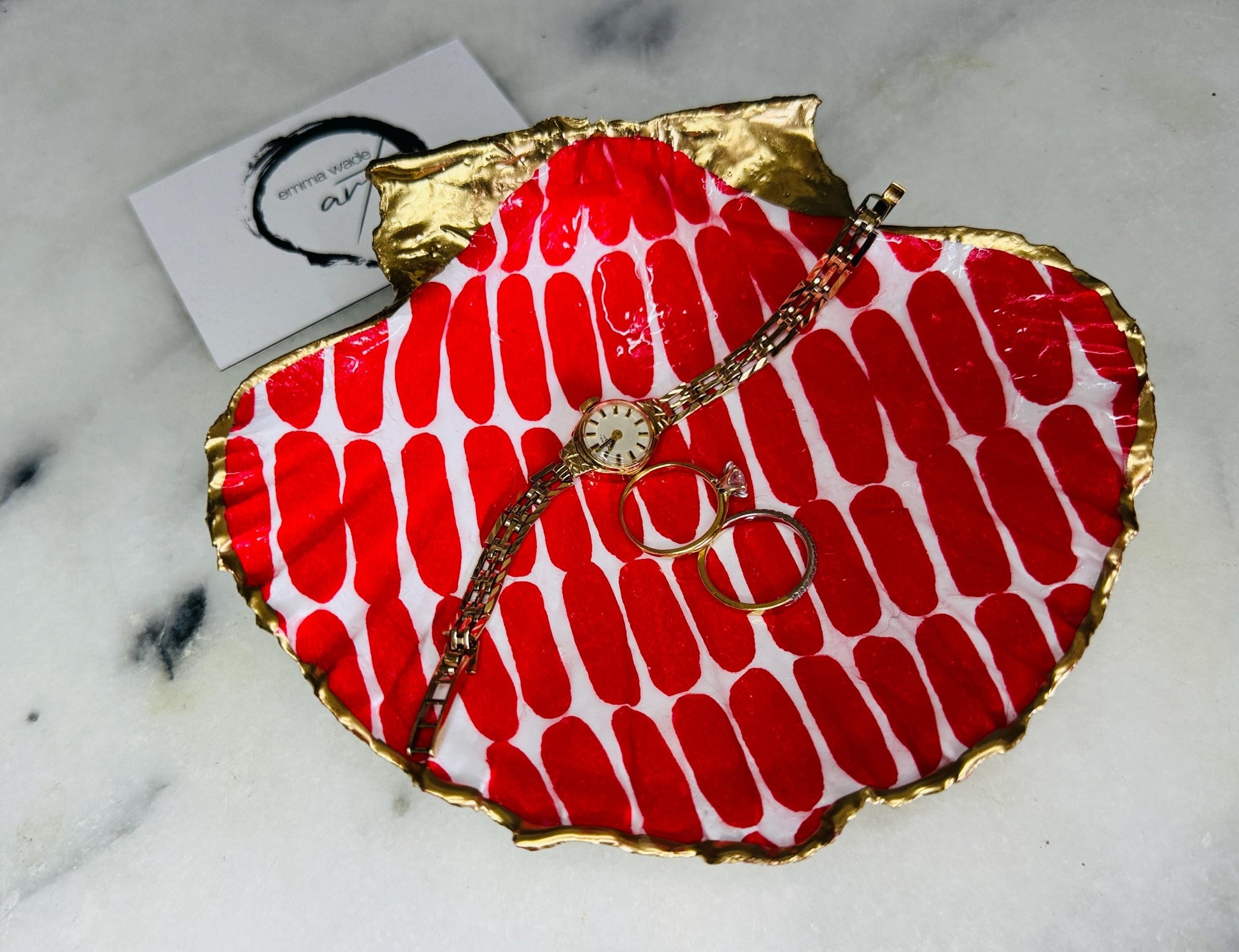 Marimekko gift, flower gift, nature lover gift, red gift, red and white dish, Nordic gift, coastal gift idea, Christmas gift, gift for her, gift for him, coastal decor, EmmaWadeART, shell trinket dish, scallop dish, shell decor,  jewellery dish