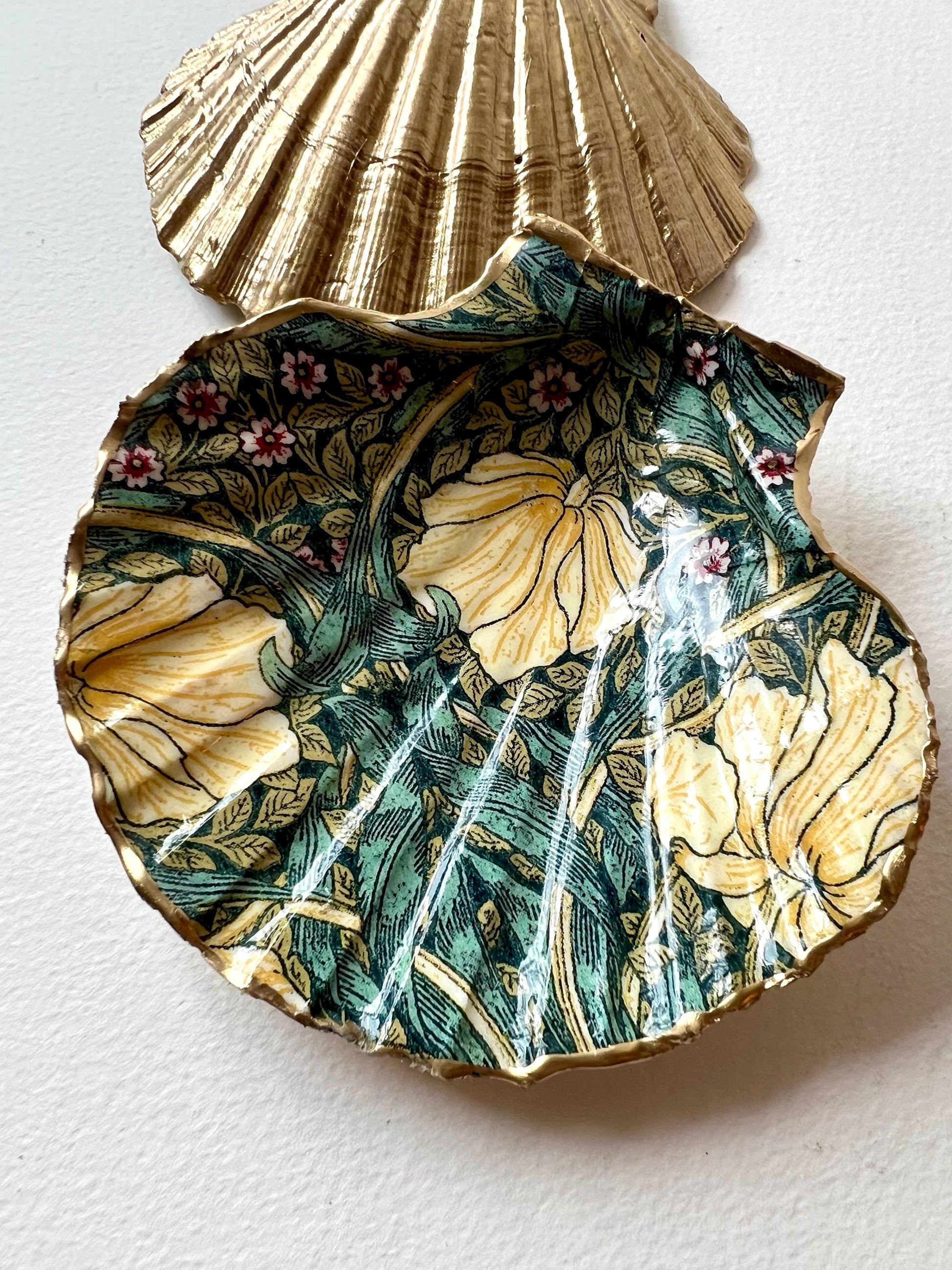 Gift for her, Gift for him, decoupaged scallop shell, Ring dish, Shell scallop Jewellery box, Trinket Dish, scallop jewelry dish, william morris shell gift, Wedding gift ideas, Coastal decor, Coastal gift, EmmaWadeArt, Pimpernel gift, gift for her, gardeners gift, trinket shell dish, serving dishes, shell ornament, William Morris gift, coastal decor, coastal art, nature lover gift, William Morris Willow jewelry trinket dish, handmade shell dish, clcoastal art, home decor, shell decoration