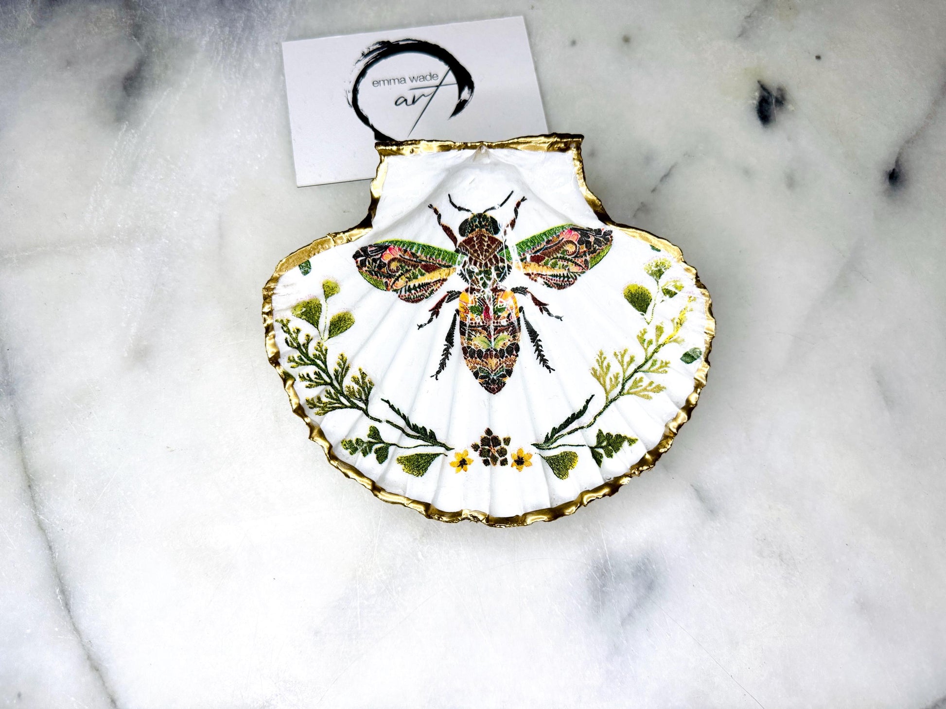 gift for her, decorated dish, jewellery trinket dish, nature lover gift, handmade dish, bee ornament, trinket box, bee gift, coastal gifts, coastal art, home decor, shell decorations, shell decor, decorative ornament, Mothers Day gift, EmmaWadeART