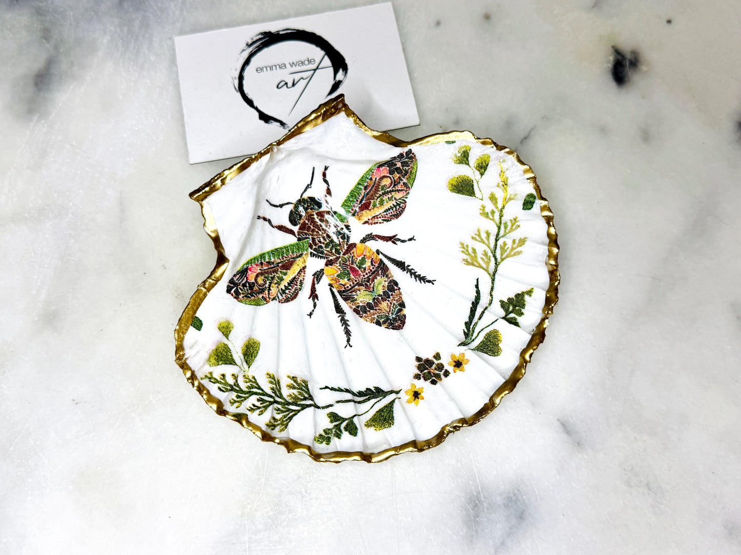 Bee Botanical Fern Shell Gift, Trinket scallop Shell dish gold finish, gold leaf trinket tray, shell scallop dish, Bee Nature lover shell bowl, decorative oyster shells, Fern Green Design key bowl, green and gold shell dish, Bee ring dish, golden trinket dish, bride shell dish, shell jewellery bowl, decoupaged earrings dish, shell art trinket, Fern shell gift, Gold shell trinket holder, painted shell with gold, shell jewellery dish, Emma Wade art, Proposal Ring Tray, Painted Key Bowl,