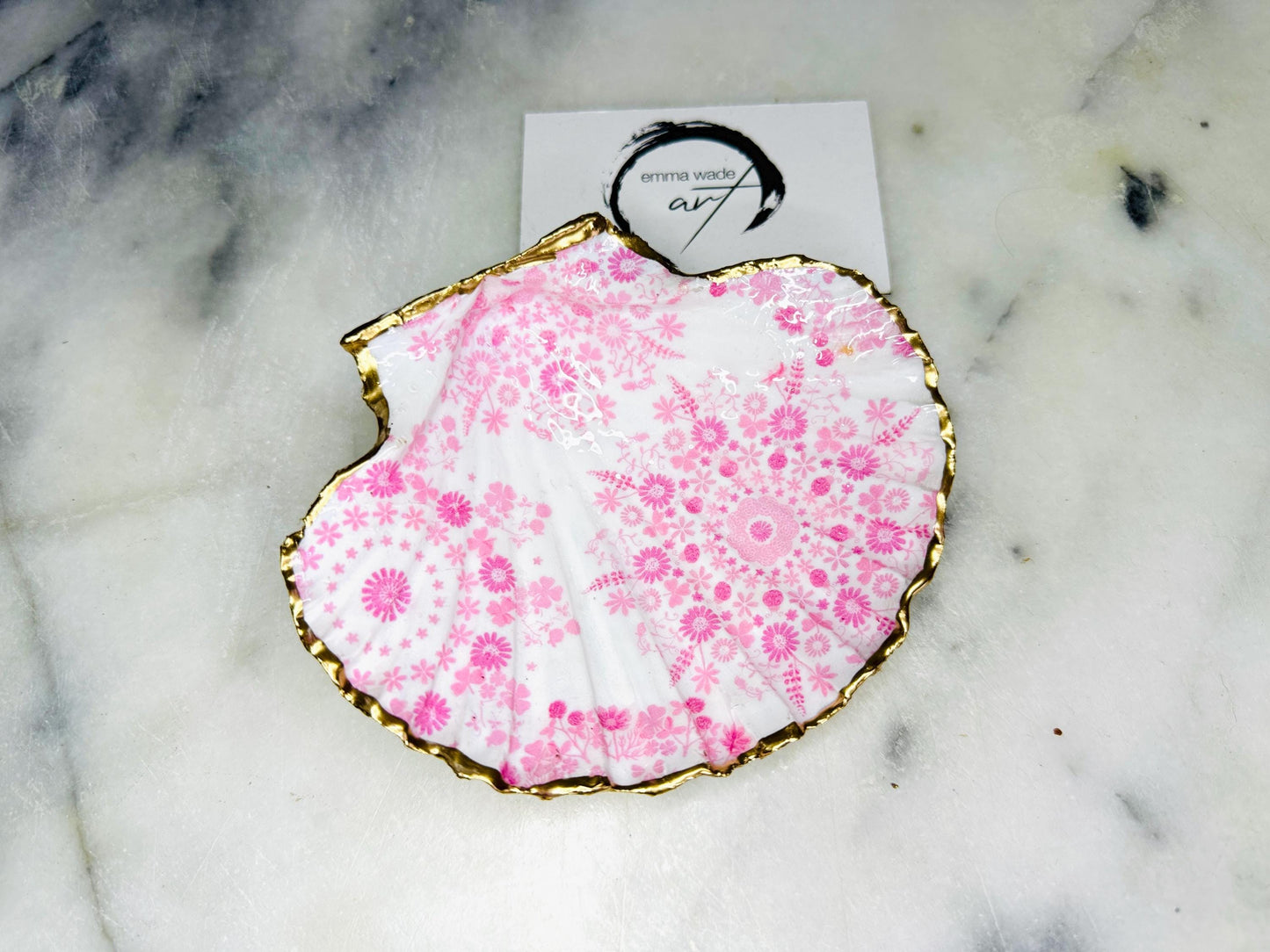 gift for her, gardeners gift, trinket scallop dish, shell ornament, decoupaged scallop, pink flower gift, coastal decor, coastal art, nature lover gift, Mothers Day gift, shell decor, valentines shell dish, gift for mum, rose gift, EmmaWadeART