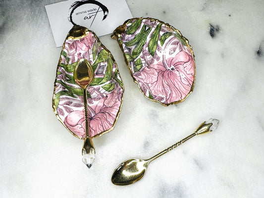 William Morris Pink Pimpernel salt & pepper pinch pots, oyster shell cruet set, UK handmade salt gift, gold leaf oyster shell salt pots, wedding table décor, anniversary gift, dinner party tableware, coastal home décor, unique handmade salt and pepper set, Dorset oyster shell pinch pots, gilded shell cruet set, sustainable salt gift idea, gold leaf oyster shells with resin finish, optional gold crystal spoons.