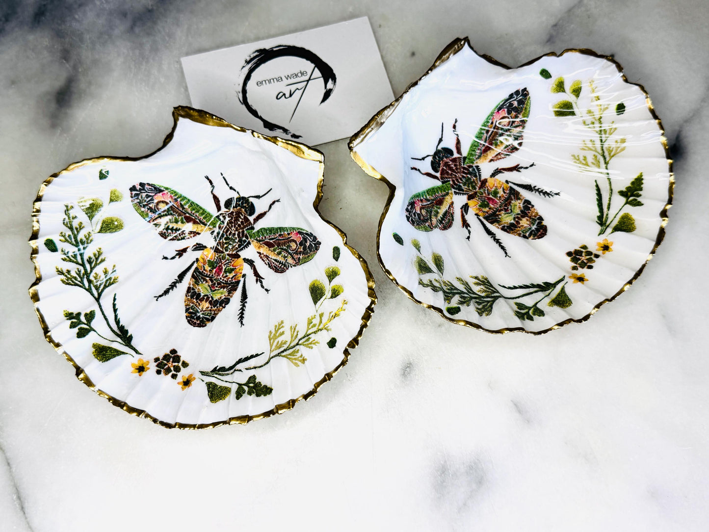Bee Botanical Fern Shell Gift, Trinket scallop Shell dish gold finish, gold leaf trinket tray, shell scallop dish, Bee Nature lover shell bowl, decorative oyster shells, Fern Green Design key bowl, green and gold shell dish, Bee ring dish, golden trinket dish, bride shell dish, shell jewellery bowl, decoupaged earrings dish, shell art trinket, Fern shell gift, Gold shell trinket holder, painted shell with gold, shell jewellery dish, Emma Wade art, Proposal Ring Tray, Painted Key Bowl,