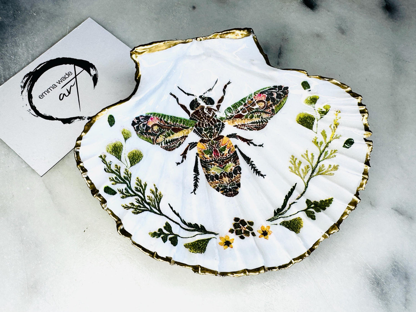Bee Botanical Fern Shell Gift, Trinket scallop Shell dish gold finish, gold leaf trinket tray, shell scallop dish, Bee Nature lover shell bowl, decorative oyster shells, Fern Green Design key bowl, green and gold shell dish, Bee ring dish, golden trinket dish, bride shell dish, shell jewellery bowl, decoupaged earrings dish, shell art trinket, Fern shell gift, Gold shell trinket holder, painted shell with gold, shell jewellery dish, Emma Wade art, Proposal Ring Tray, Painted Key Bowl,
