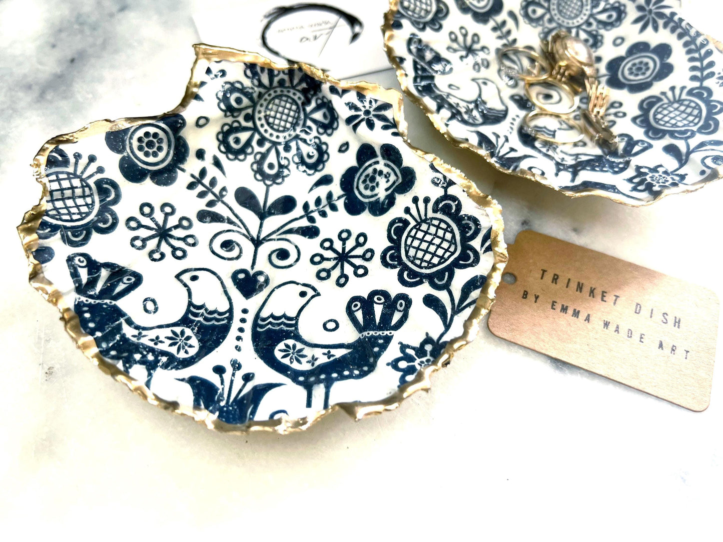 gift for her, decorated dish, jewelry trinket dish, Marimekko scallop shell, handmade shell dish, shell ornament, coastal ornament, coastal art, Finnish home decor, shell decorations, Bird scallop dish, Marimekko design dish, gift for him, ocean jewelry dish, ocean decor, shell trinket tray, scallop trinket tray, shell art, flower trinket dish, gold gilded dish, proposal dish, ring dish display, ring bearer dish, ring tray, ocean plate, shell tray, kitchen decor, bathroom decor, shell wall art