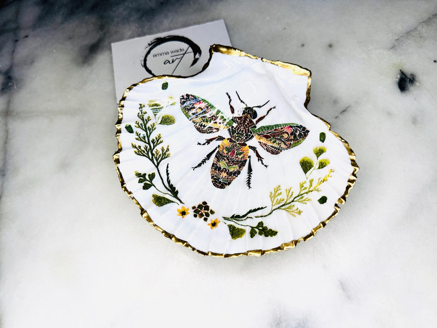 Bee Botanical Fern Shell Gift, Trinket scallop Shell dish gold finish, gold leaf trinket tray, shell scallop dish, Bee Nature lover shell bowl, decorative oyster shells, Fern Green Design key bowl, green and gold shell dish, Bee ring dish, golden trinket dish, bride shell dish, shell jewellery bowl, decoupaged earrings dish, shell art trinket, Fern shell gift, Gold shell trinket holder, painted shell with gold, shell jewellery dish, Emma Wade art, Proposal Ring Tray, Painted Key Bowl,