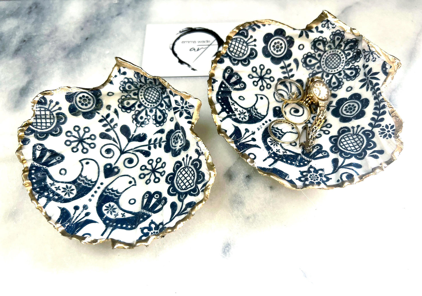 gift for her, decorated dish, jewelry trinket dish, Marimekko scallop shell, handmade shell dish, shell ornament, coastal ornament, coastal art, Finnish home decor, shell decorations, Bird scallop dish, Marimekko design dish, gift for him, ocean jewelry dish, ocean decor, shell trinket tray, scallop trinket tray, shell art, flower trinket dish, gold gilded dish, proposal dish, ring dish display, ring bearer dish, ring tray, ocean plate, shell tray, kitchen decor, bathroom decor, shell wall art