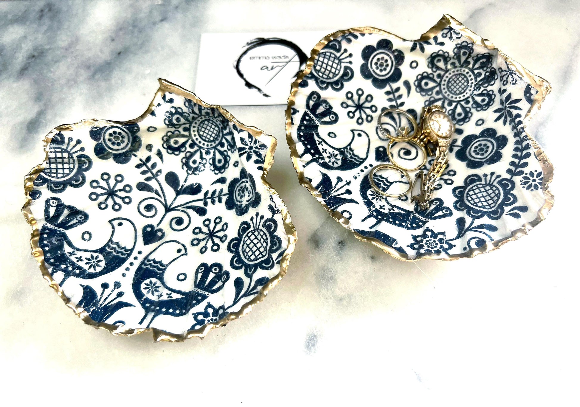 gift for her, decorated dish, jewelry trinket dish, Marimekko scallop shell, handmade shell dish, shell ornament, coastal ornament, coastal art, Finnish home decor, shell decorations, Bird scallop dish, Marimekko design dish, gift for him, ocean jewelry dish, ocean decor, shell trinket tray, scallop trinket tray, shell art, flower trinket dish, gold gilded dish, proposal dish, ring dish display, ring bearer dish, ring tray, ocean plate, shell tray, kitchen decor, bathroom decor, shell wall art