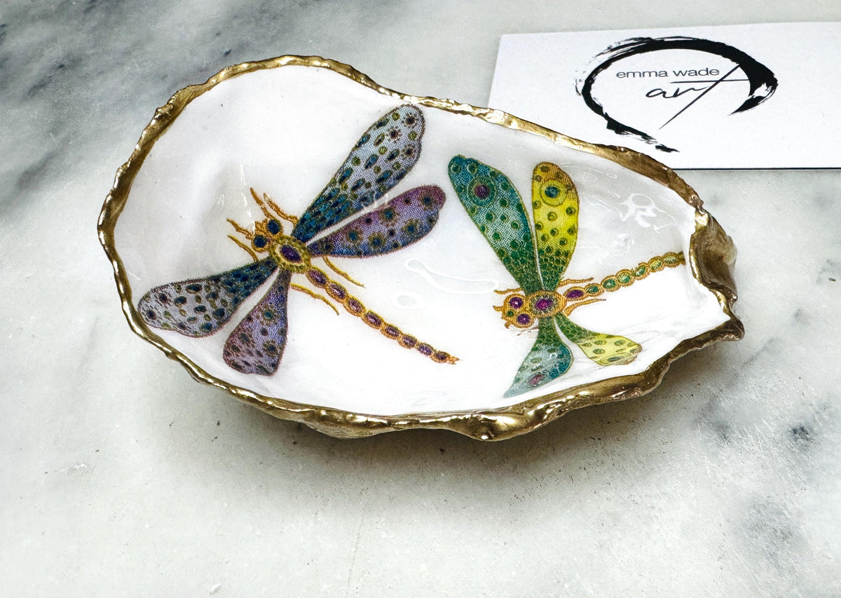 Pair of green blue dragonfly Gold Gilded Oyster salt Dishes, Seashell salt dish, oyster salt tray, salt and pepper shell box, shell cruet set, sea shell salt, dragonfly oyster shell salt, seashell salt holder, oyster shell sugar dish, cow salt pot, gold gilded cruet set, oyster pinch bowl, salt crystal bowl, oyster salt cellar, oyster salt and pepper holders, salt and pepper dish set, Host Gift, Dining Decor, white And blue Contemporary pinch pots, dragonfly Shell Gift, Coastal Host Gift
