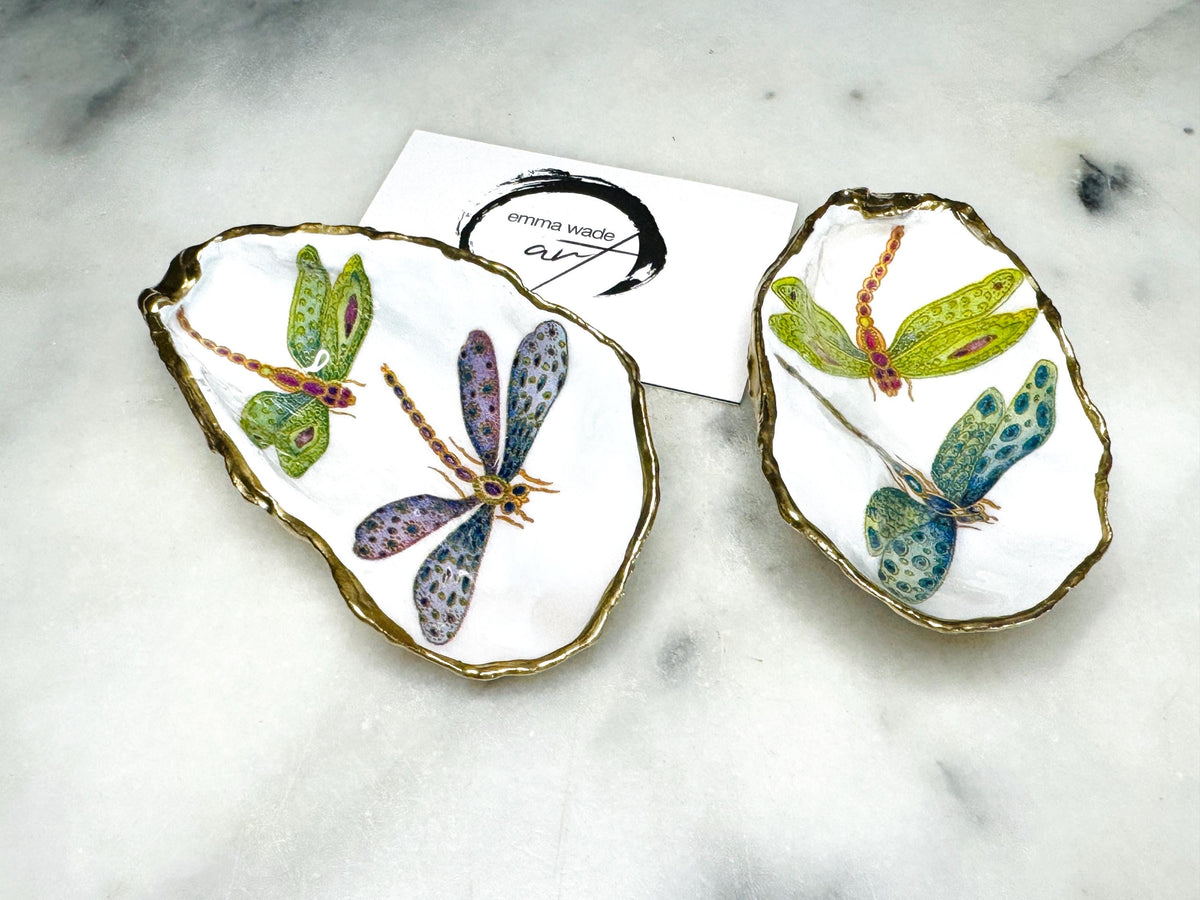 Pair of green blue dragonfly Gold Gilded Oyster salt Dishes, Seashell salt dish, oyster salt tray, salt and pepper shell box, shell cruet set, sea shell salt, dragonfly oyster shell salt, seashell salt holder, oyster shell sugar dish, cow salt pot, gold gilded cruet set, oyster pinch bowl, salt crystal bowl, oyster salt cellar, oyster salt and pepper holders, salt and pepper dish set, Host Gift, Dining Decor, white And blue Contemporary pinch pots, dragonfly Shell Gift, Coastal Host Gift