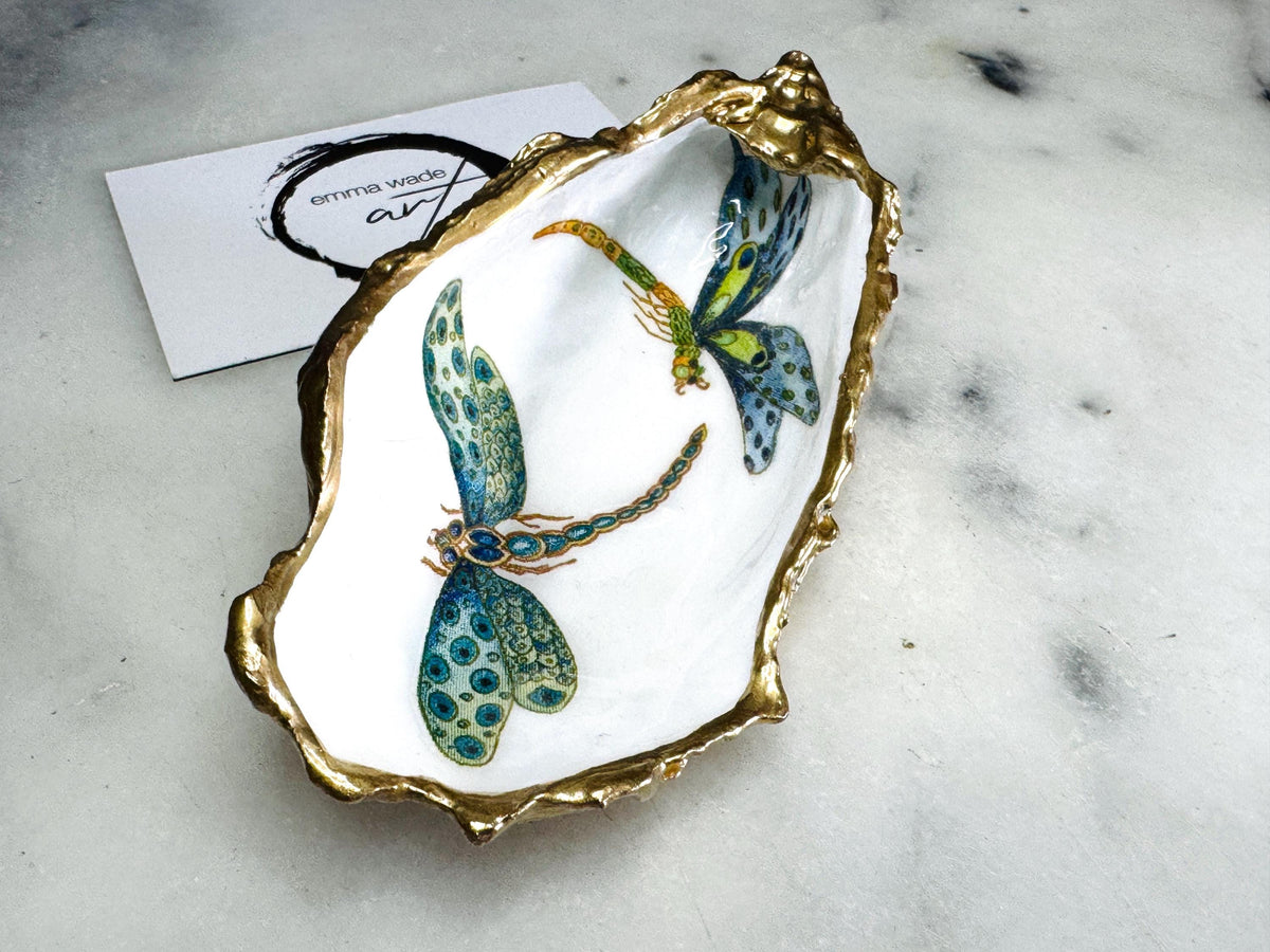 Pair of green blue dragonfly Gold Gilded Oyster salt Dishes, Seashell salt dish, oyster salt tray, salt and pepper shell box, shell cruet set, sea shell salt, dragonfly oyster shell salt, seashell salt holder, oyster shell sugar dish, cow salt pot, gold gilded cruet set, oyster pinch bowl, salt crystal bowl, oyster salt cellar, oyster salt and pepper holders, salt and pepper dish set, Host Gift, Dining Decor, white And blue Contemporary pinch pots, dragonfly Shell Gift, Coastal Host Gift