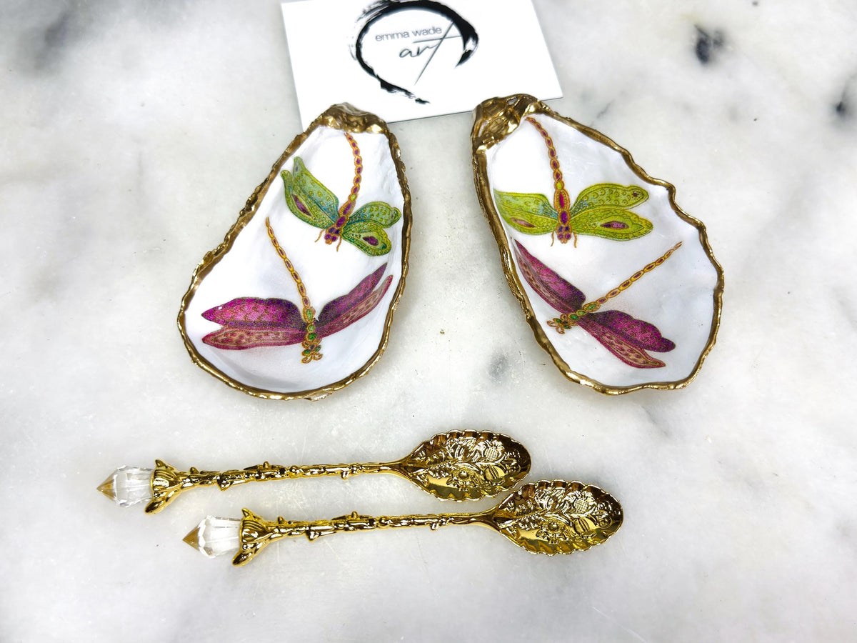 Pair of green blue dragonfly Gold Gilded Oyster salt Dishes, Seashell salt dish, oyster salt tray, salt and pepper shell box, shell cruet set, sea shell salt, dragonfly oyster shell salt, seashell salt holder, oyster shell sugar dish, cow salt pot, gold gilded cruet set, oyster pinch bowl, salt crystal bowl, oyster salt cellar, oyster salt and pepper holders, salt and pepper dish set, Host Gift, Dining Decor, white And blue Contemporary pinch pots, dragonfly Shell Gift, Coastal Host Gift