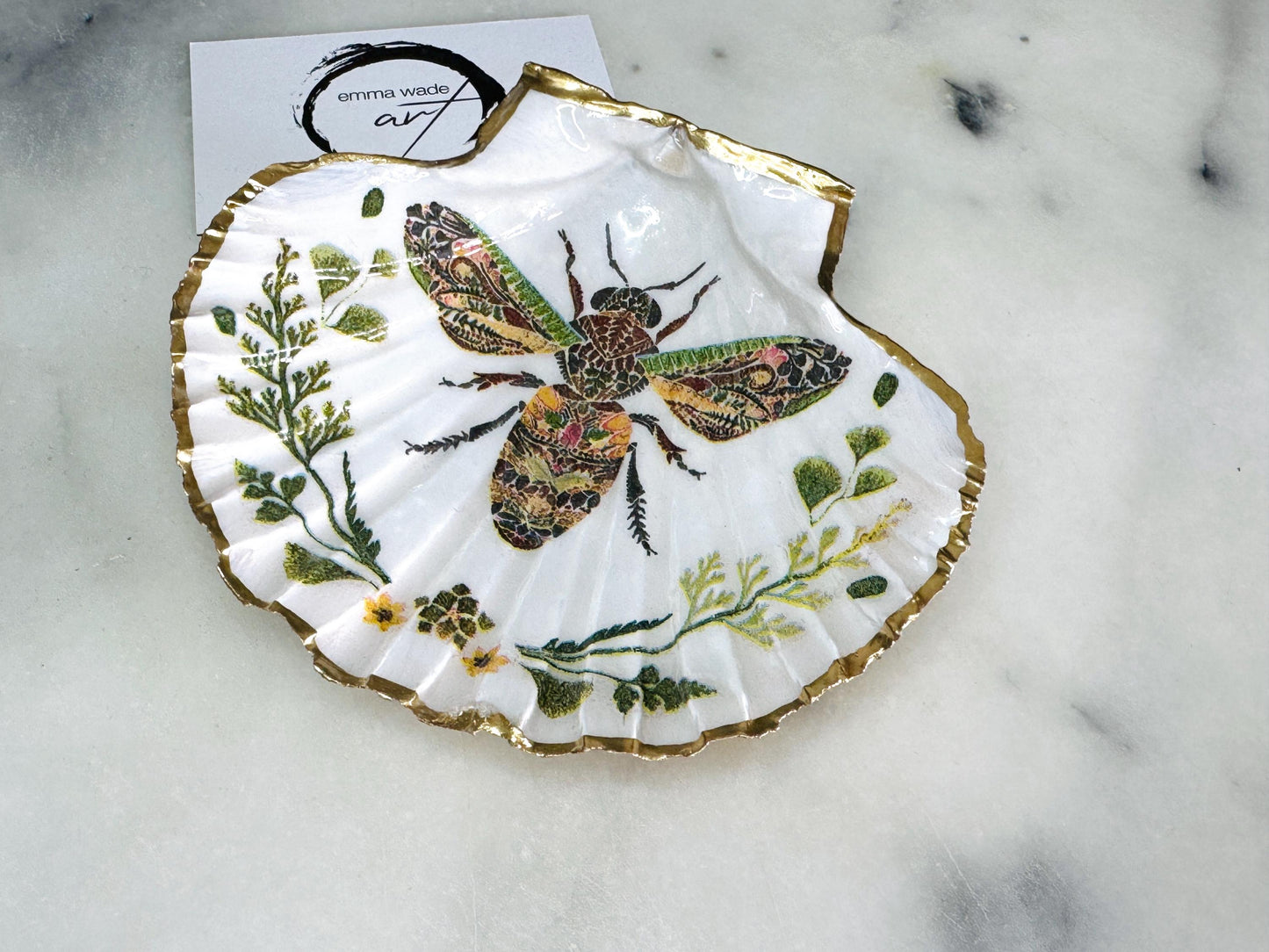 Bee Botanical Fern Shell Gift, Trinket scallop Shell dish gold finish, gold leaf trinket tray, shell scallop dish, Bee Nature lover shell bowl, decorative oyster shells, Fern Green Design key bowl, green and gold shell dish, Bee ring dish, golden trinket dish, bride shell dish, shell jewellery bowl, decoupaged earrings dish, shell art trinket, Fern shell gift, Gold shell trinket holder, painted shell with gold, shell jewellery dish, Emma Wade art, Proposal Ring Tray, Painted Key Bowl,
