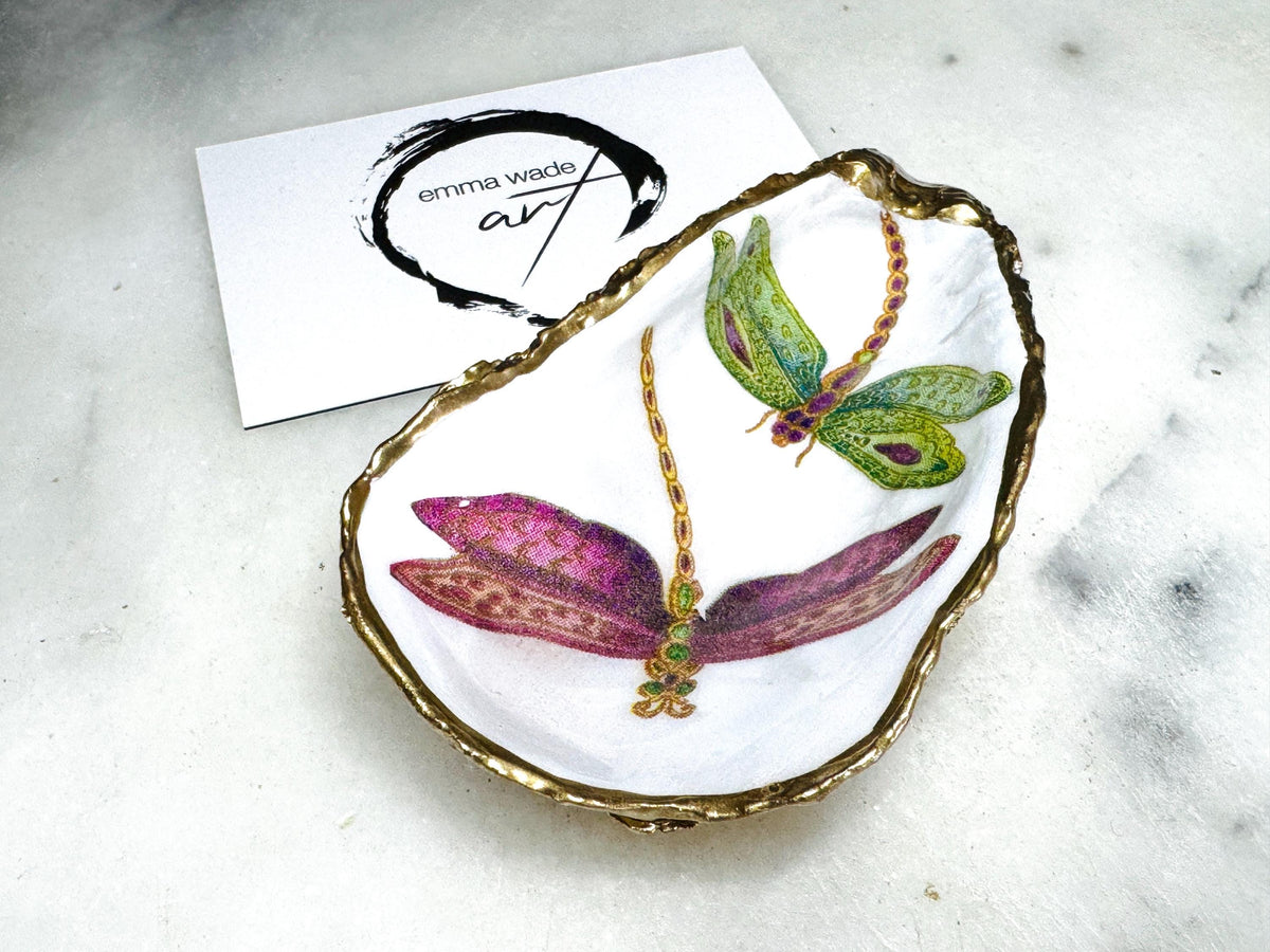 Pair of green blue dragonfly Gold Gilded Oyster salt Dishes, Seashell salt dish, oyster salt tray, salt and pepper shell box, shell cruet set, sea shell salt, dragonfly oyster shell salt, seashell salt holder, oyster shell sugar dish, cow salt pot, gold gilded cruet set, oyster pinch bowl, salt crystal bowl, oyster salt cellar, oyster salt and pepper holders, salt and pepper dish set, Host Gift, Dining Decor, white And blue Contemporary pinch pots, dragonfly Shell Gift, Coastal Host Gift