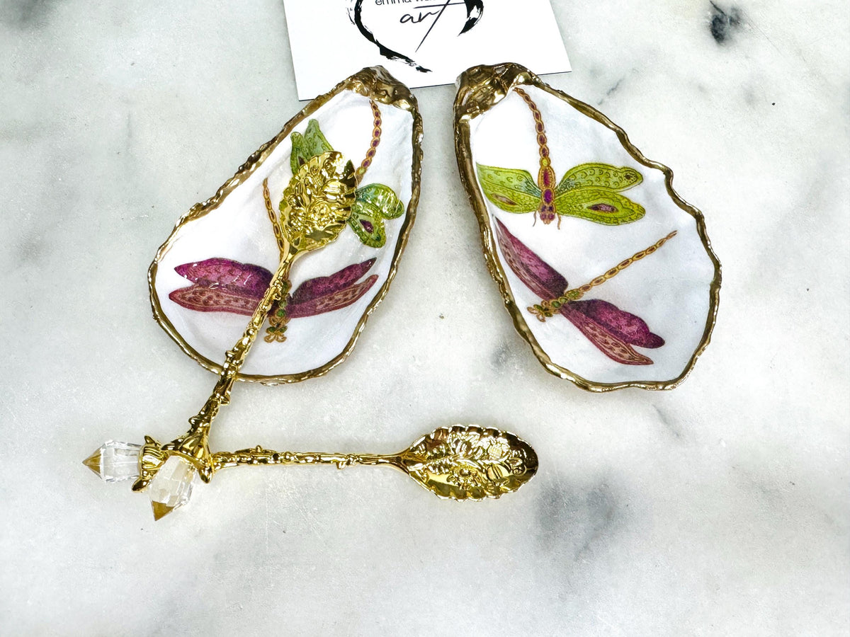 Pair of green blue dragonfly Gold Gilded Oyster salt Dishes, Seashell salt dish, oyster salt tray, salt and pepper shell box, shell cruet set, sea shell salt, dragonfly oyster shell salt, seashell salt holder, oyster shell sugar dish, cow salt pot, gold gilded cruet set, oyster pinch bowl, salt crystal bowl, oyster salt cellar, oyster salt and pepper holders, salt and pepper dish set, Host Gift, Dining Decor, white And blue Contemporary pinch pots, dragonfly Shell Gift, Coastal Host Gift