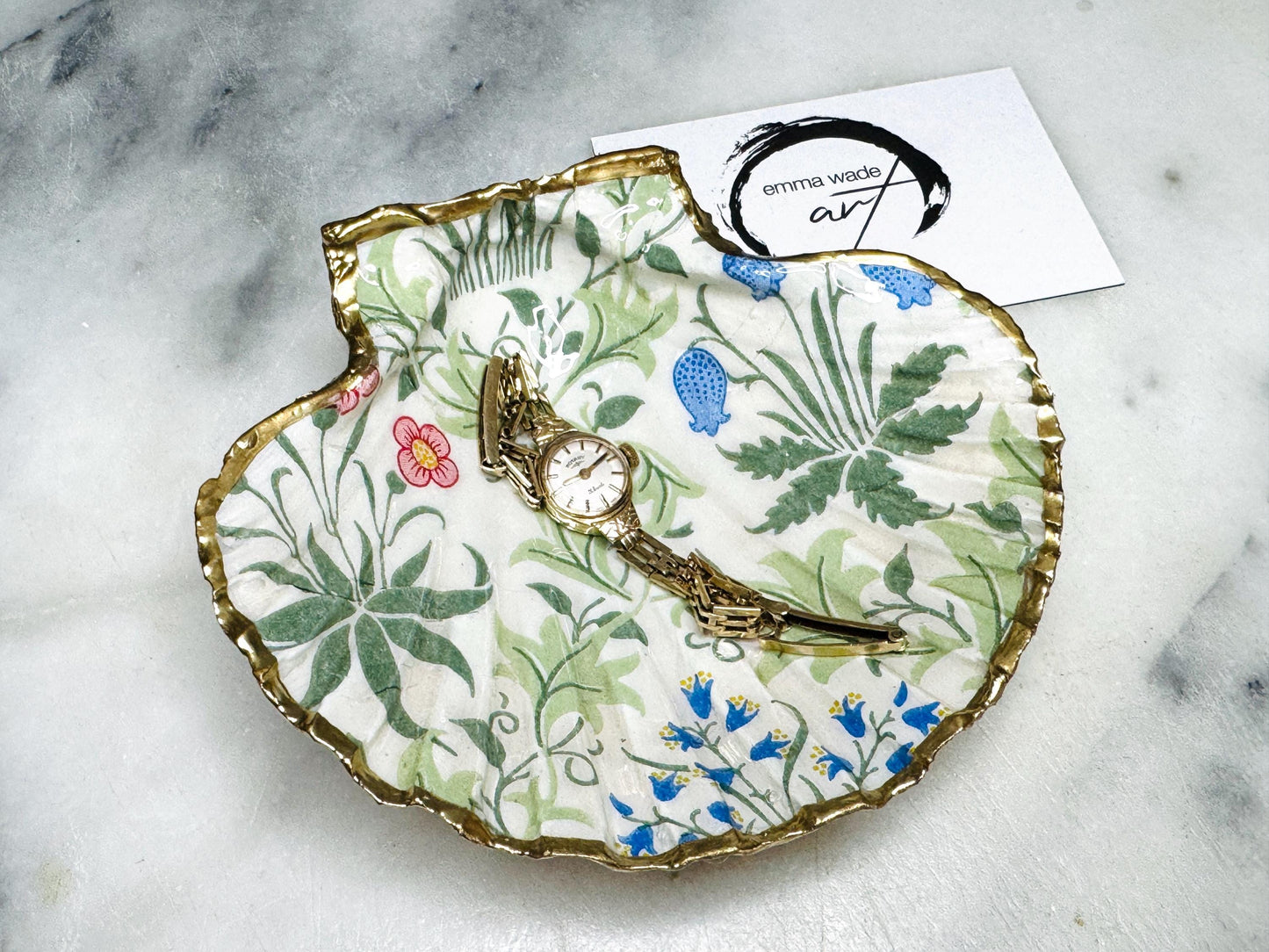 Gifts for her, Gift for him, Christmas gift idea, decoupaged scallop shell , Ring holder, Shell Jewellery box, Trinket and jewellery dish, Anniversary gift Wedding gift ideas, anniversary gift, Uk Coastal shell decor, william morris celandine gift, Perfect as a handmade William Morris gift, coastal-inspired ornament, or decorative tray for weddings, anniversaries, birthdays and Christmas