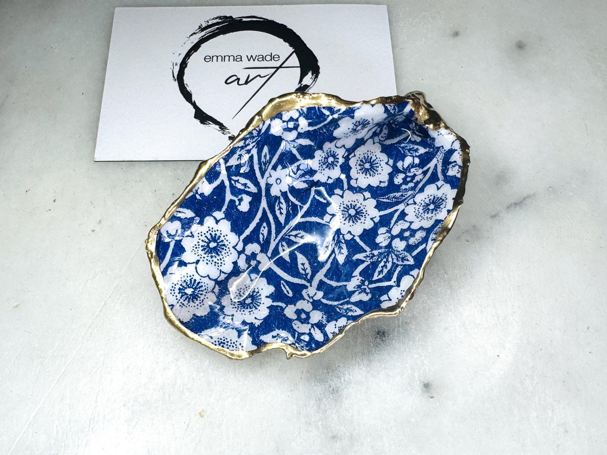 blue and white Floral trinket Shell dishes gold finish, shell jewellery dish, UK Natural Oyster navy and gold trinket tray, shell oyster dish, trinket tray shell, she dreams of the sea, shell jewellery bowl, golden trinket dish, shell key bowl, decoupaged earring dish, oyster dish with flowers, shell art trinket, decoupage shell dish, bride oyster dish, oyster shell trinket, shell key bowl, nature lover gift, coastal shell gift, blue host gift, Floral shell ornament, decoupage oyster