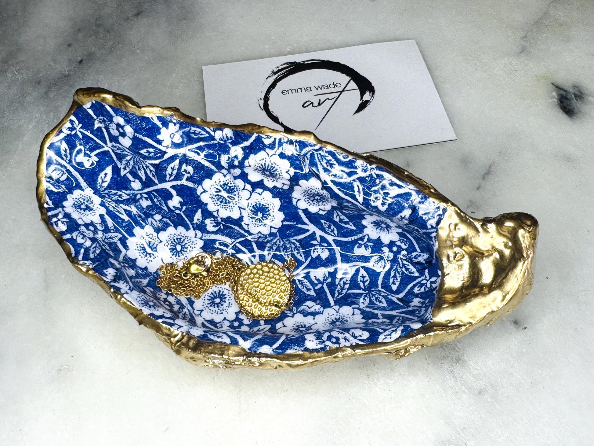 blue and white Floral trinket Shell dishes gold finish, shell jewellery dish, UK Natural Oyster navy and gold trinket tray, shell oyster dish, trinket tray shell, she dreams of the sea, shell jewellery bowl, golden trinket dish, shell key bowl, decoupaged earring dish, oyster dish with flowers, shell art trinket, decoupage shell dish, bride oyster dish, oyster shell trinket, shell key bowl, nature lover gift, coastal shell gift, blue host gift, Floral shell ornament, decoupage oyster