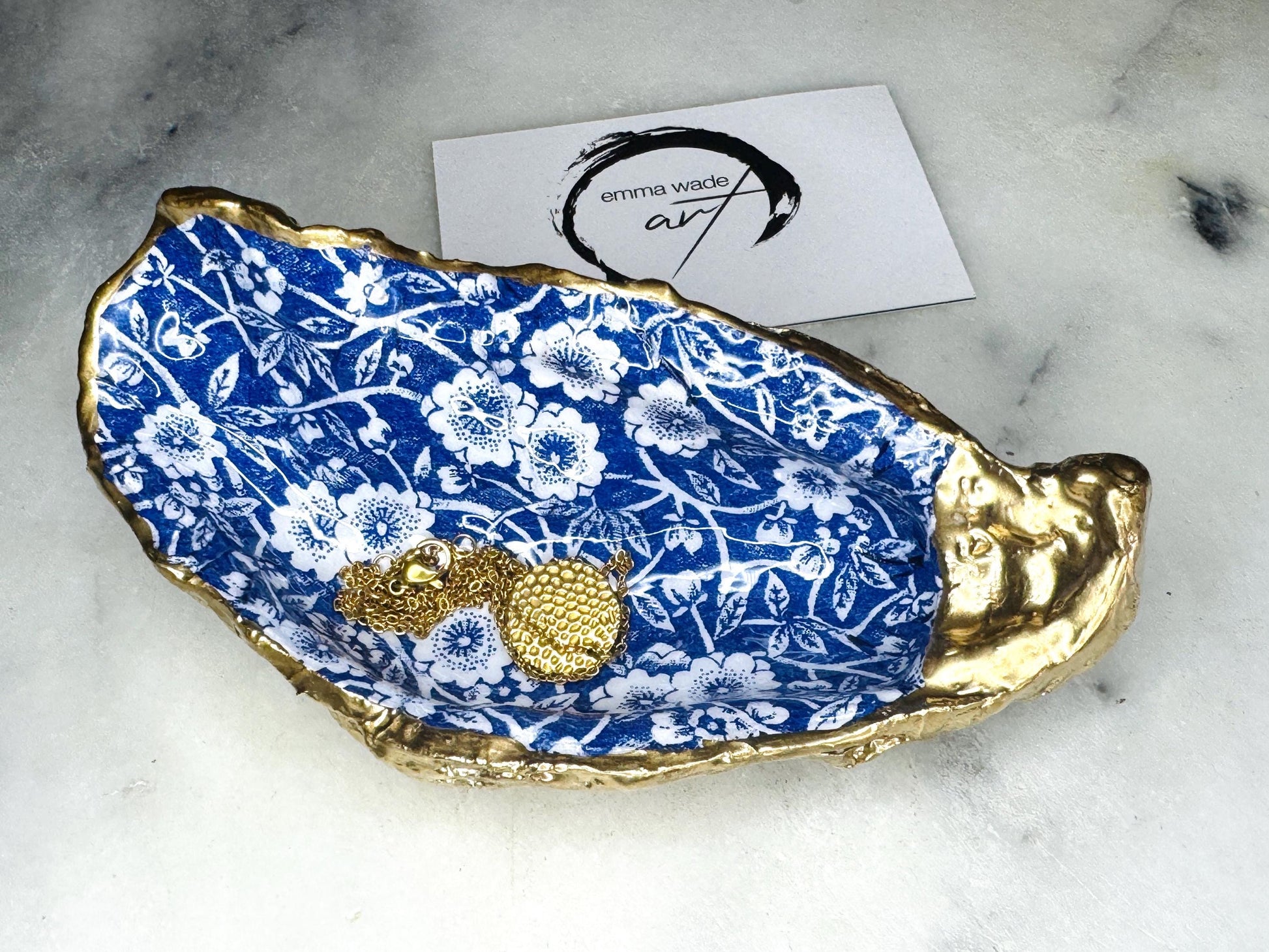 blue and white Floral trinket Shell dishes gold finish, shell jewellery dish, UK Natural Oyster navy and gold trinket tray, shell oyster dish, trinket tray shell, she dreams of the sea, shell jewellery bowl, golden trinket dish, shell key bowl, decoupaged earring dish, oyster dish with flowers, shell art trinket, decoupage shell dish, bride oyster dish, oyster shell trinket, shell key bowl, nature lover gift, coastal shell gift, blue host gift, Floral shell ornament, decoupage oyster