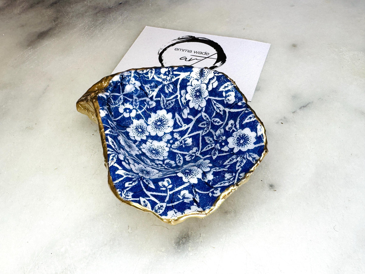 blue and white Floral trinket Shell dishes gold finish, shell jewellery dish, UK Natural Oyster navy and gold trinket tray, shell oyster dish, trinket tray shell, she dreams of the sea, shell jewellery bowl, golden trinket dish, shell key bowl, decoupaged earring dish, oyster dish with flowers, shell art trinket, decoupage shell dish, bride oyster dish, oyster shell trinket, shell key bowl, nature lover gift, coastal shell gift, blue host gift, Floral shell ornament, decoupage oyster
