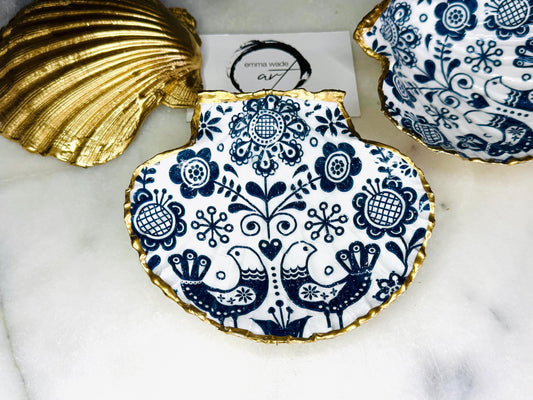 blue floral Marimekko scandavian scallop trinket Shell dishes, scallop blue flowers bird  shell jewellery dish,  birds gold trinket tray, shell scallop dish, trinket tray shell, scallop shell jewellery bowl, golden trinket dish, scallop shell blue abstract dish, blue bird shell dish, decoupaged earring dish, scallop dish with flowers, shell art trinket, decoupage shell dish, shell key bowl, nature lover gift, coastal shell gift, blue host gift, blue Floral shell ornament, shell ring dish