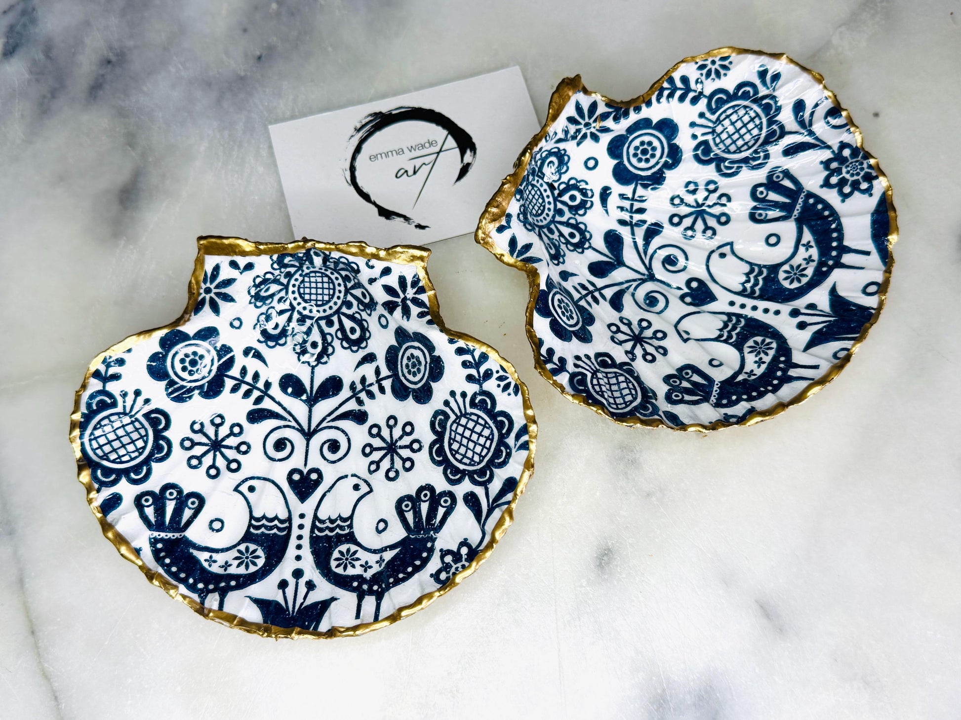 blue floral Marimekko scandavian scallop trinket Shell dishes, scallop blue flowers bird  shell jewellery dish,  birds gold trinket tray, shell scallop dish, trinket tray shell, scallop shell jewellery bowl, golden trinket dish, scallop shell blue abstract dish, blue bird shell dish, decoupaged earring dish, scallop dish with flowers, shell art trinket, decoupage shell dish, shell key bowl, nature lover gift, coastal shell gift, blue host gift, blue Floral shell ornament, shell ring dish