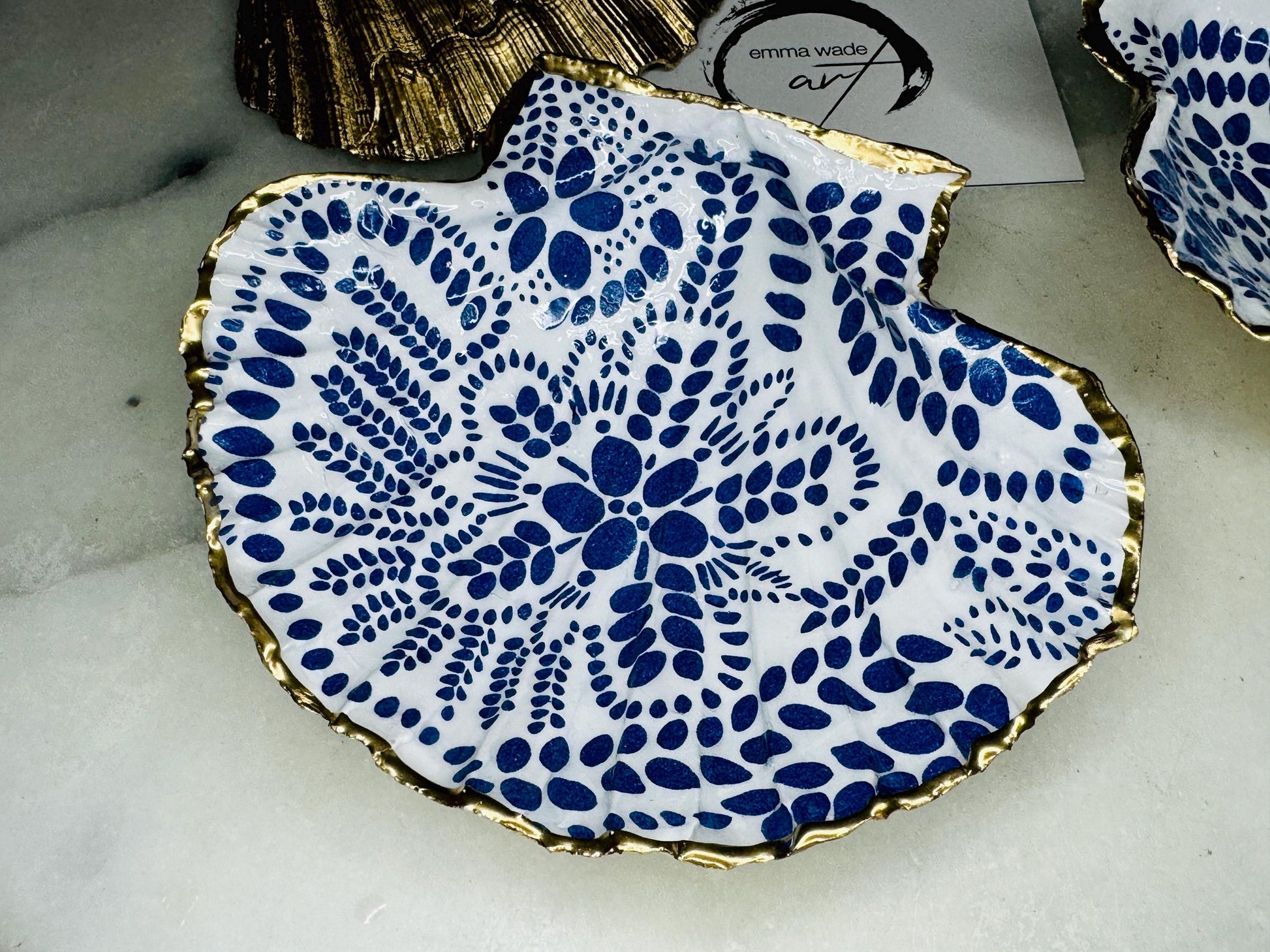 blue floral Marimekko scandavian scallop trinket Shell dishes, scallop blue flowers bird  shell jewellery dish,  birds gold trinket tray, shell scallop dish, trinket tray shell, scallop shell jewellery bowl, golden trinket dish, scallop shell blue abstract dish, blue bird shell dish, decoupaged earring dish, scallop dish with flowers, shell art trinket, decoupage shell dish, shell key bowl, nature lover gift, coastal shell gift, blue host gift, blue Floral shell ornament, shell ring dish