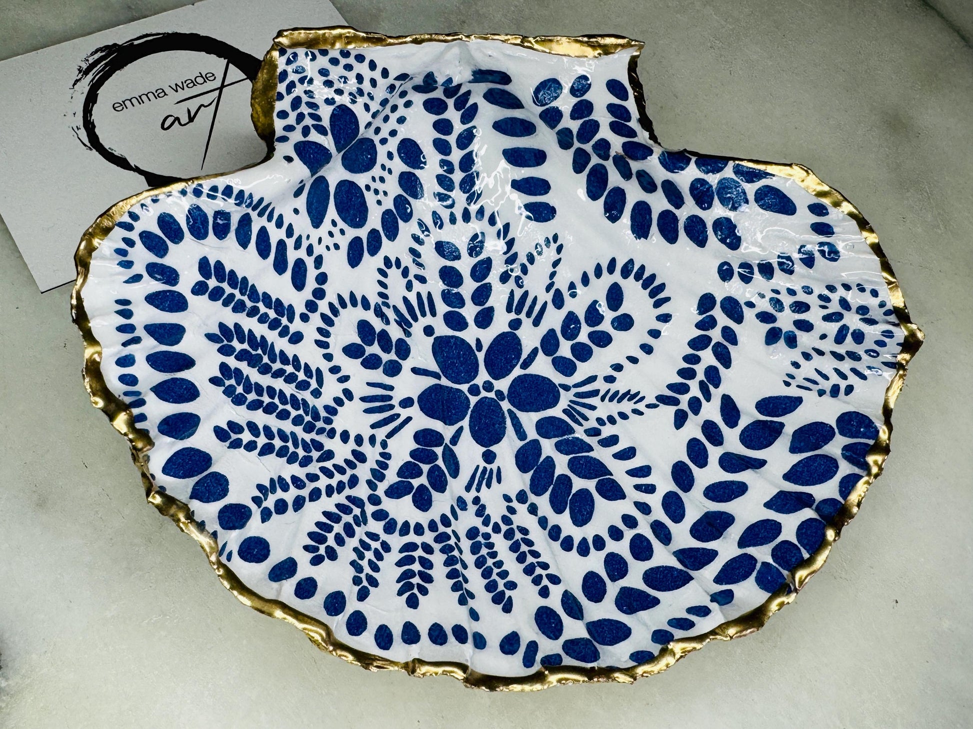 blue floral Marimekko scandavian scallop trinket Shell dishes, scallop blue flowers bird  shell jewellery dish,  birds gold trinket tray, shell scallop dish, trinket tray shell, scallop shell jewellery bowl, golden trinket dish, scallop shell blue abstract dish, blue bird shell dish, decoupaged earring dish, scallop dish with flowers, shell art trinket, decoupage shell dish, shell key bowl, nature lover gift, coastal shell gift, blue host gift, blue Floral shell ornament, shell ring dish