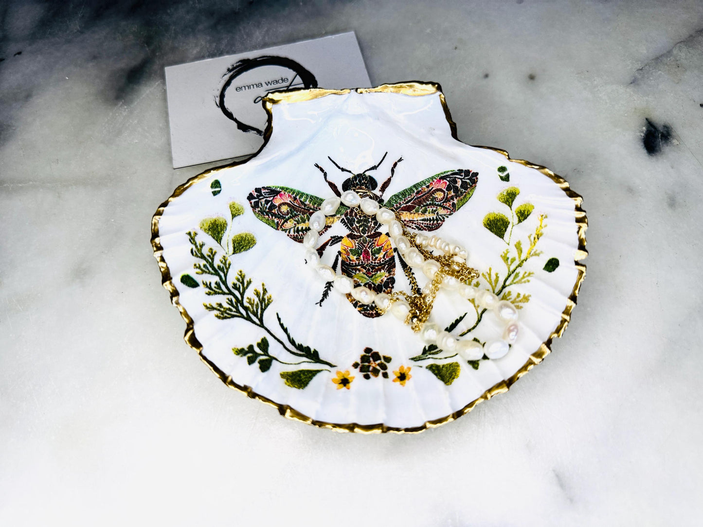 Bee Botanical Fern Shell Gift, Trinket scallop Shell dish gold finish, gold leaf trinket tray, shell scallop dish, Bee Nature lover shell bowl, decorative oyster shells, Fern Green Design key bowl, green and gold shell dish, Bee ring dish, golden trinket dish, bride shell dish, shell jewellery bowl, decoupaged earrings dish, shell art trinket, Fern shell gift, Gold shell trinket holder, painted shell with gold, shell jewellery dish, Emma Wade art, Proposal Ring Tray, Painted Key Bowl,