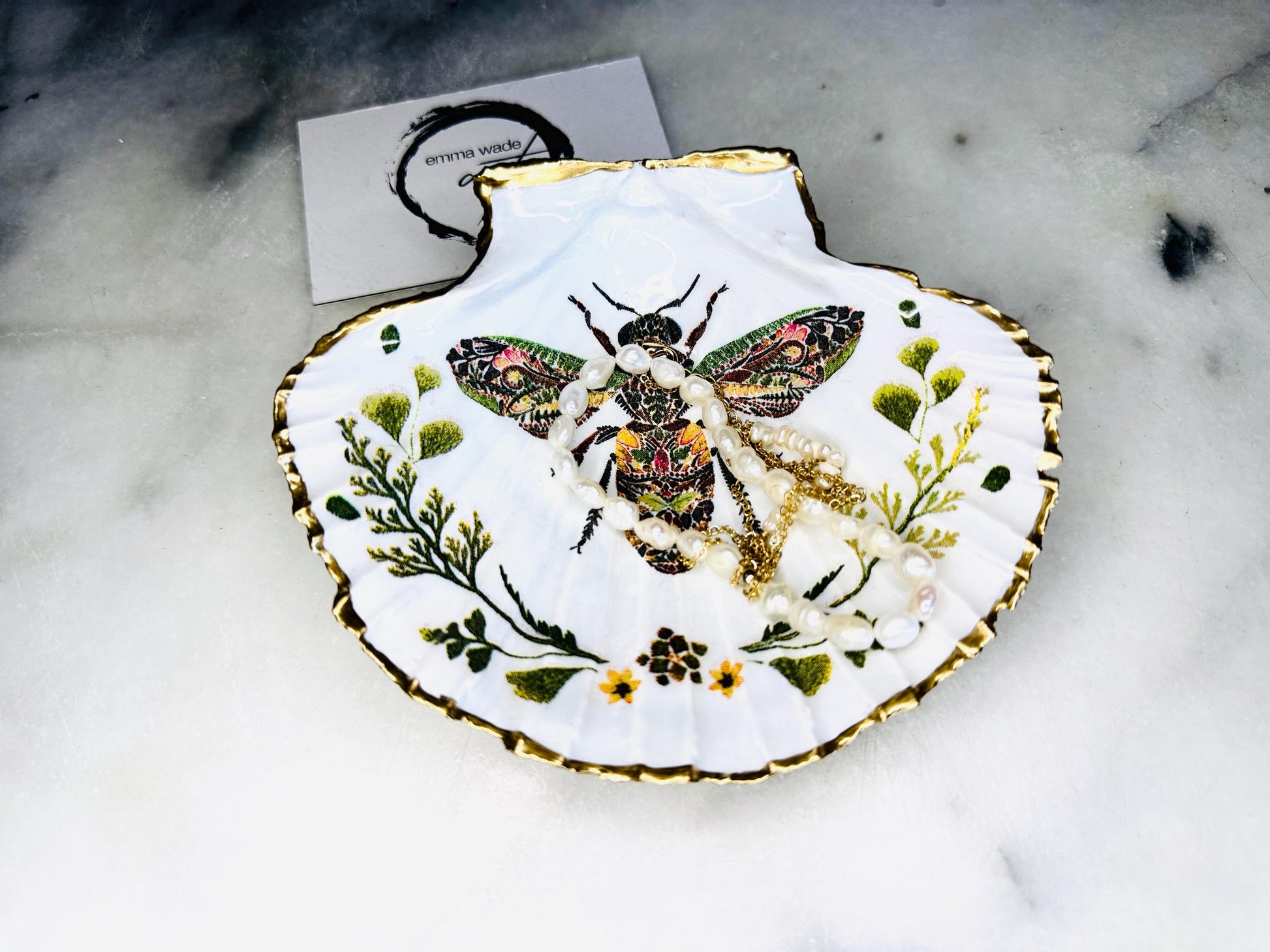 Bee Botanical Fern Shell Gift, Trinket scallop Shell dish gold finish, gold leaf trinket tray, shell scallop dish, Bee Nature lover shell bowl, decorative oyster shells, Fern Green Design key bowl, green and gold shell dish, Bee ring dish, golden trinket dish, bride shell dish, shell jewellery bowl, decoupaged earrings dish, shell art trinket, Fern shell gift, Gold shell trinket holder, painted shell with gold, shell jewellery dish, Emma Wade art, Proposal Ring Tray, Painted Key Bowl,