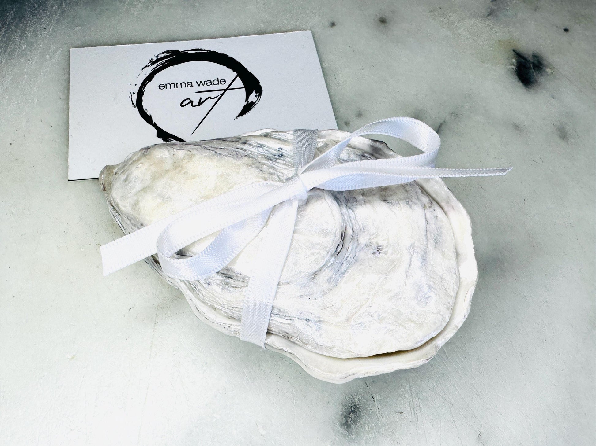 Shell Decor, ocean decor, proposal ring box, ring box, pearl box, gift for her, keepsake box, wedding gift, ring bearer box, Engagement ring box, oyster jewellery box, oyster ring box, pearl anniversary gift, Shell Jewellerybox, oyster ring bear box, oyster ring tray, shell jewelry box, pearl ring box, real pearl ring box, wedding ring tray, wedding ring box, engagement ring box, oyster proposal ring box, ocean wedding, gold gilded shell box, oyster trinket box, personalised shell trinket box