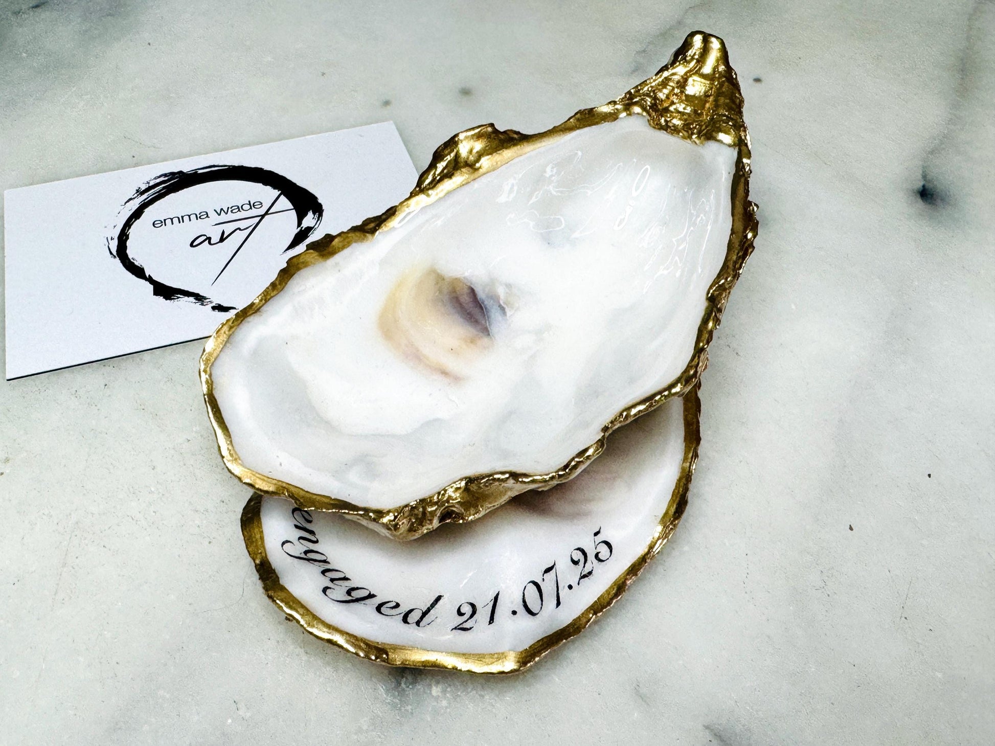 Shell Decor, ocean decor, proposal ring box, ring box, pearl box, gift for her, keepsake box, wedding gift, ring bearer box, Engagement ring box, oyster jewellery box, oyster ring box, pearl anniversary gift, pearl oyster ring bear box, oyster ring tray, shell jewellery box, pearl ring box, real pearl ring box, wedding ring tray, wedding ring box, personalised trinket box, oyster proposal ring box, ocean wedding gift, gold gilded shell box, personalised oyster trinket ring box