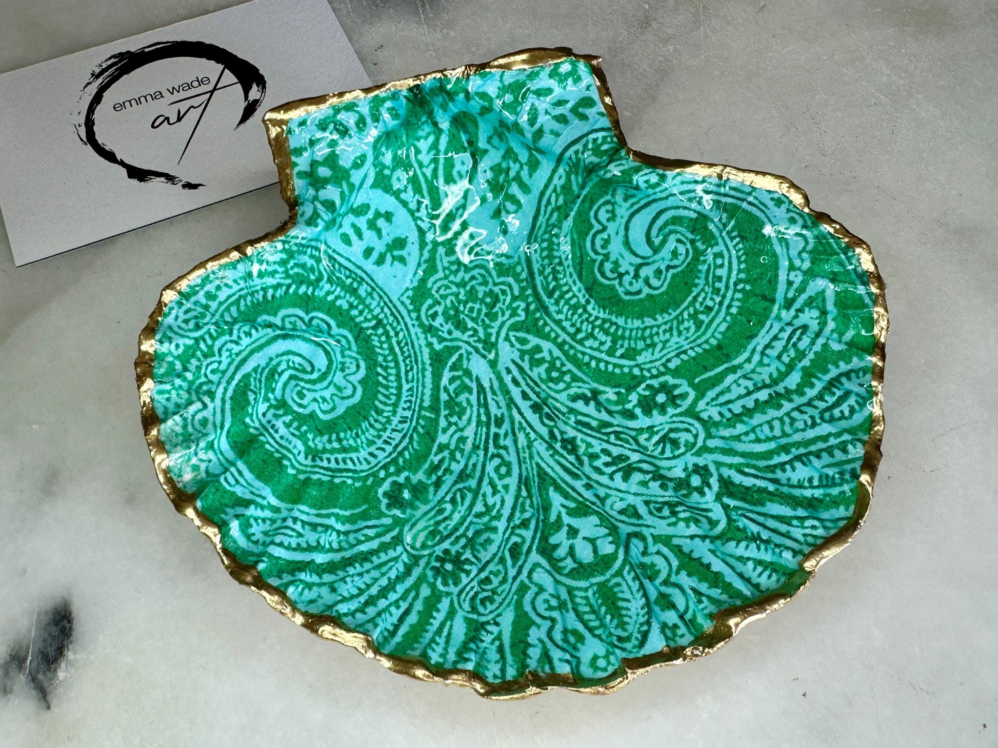 Green Paisley shell dish, aqua and White Fish Trinket dishes gold finish, gold leaf trinket tray, shell scallop dish, fish design shell trinket tray, decorative scallop shells, paisley key bowl, green and gold leaf dishes, fish ring dish, golden trinket dish, bride oyster dish, shell jewellery bowl, decoupaged earrings dish, shell art trinket, art dish, Gold shell trinket, painted shell with gold, shell jewellery dish, coastal ring holder, Proposal Ring Tray, Painted Key Bowl, coastal host gift