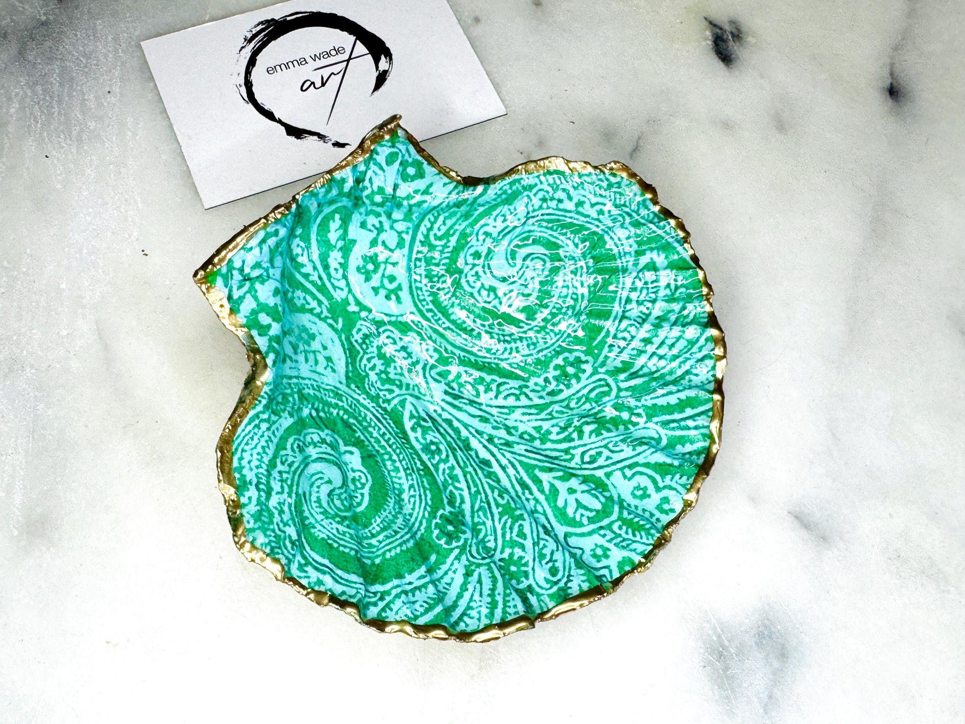 Green Paisley shell dish, aqua and White Fish Trinket dishes gold finish, gold leaf trinket tray, shell scallop dish, fish design shell trinket tray, decorative scallop shells, paisley key bowl, green and gold leaf dishes, fish ring dish, golden trinket dish, bride oyster dish, shell jewellery bowl, decoupaged earrings dish, shell art trinket, art dish, Gold shell trinket, painted shell with gold, shell jewellery dish, coastal ring holder, Proposal Ring Tray, Painted Key Bowl, coastal host gift