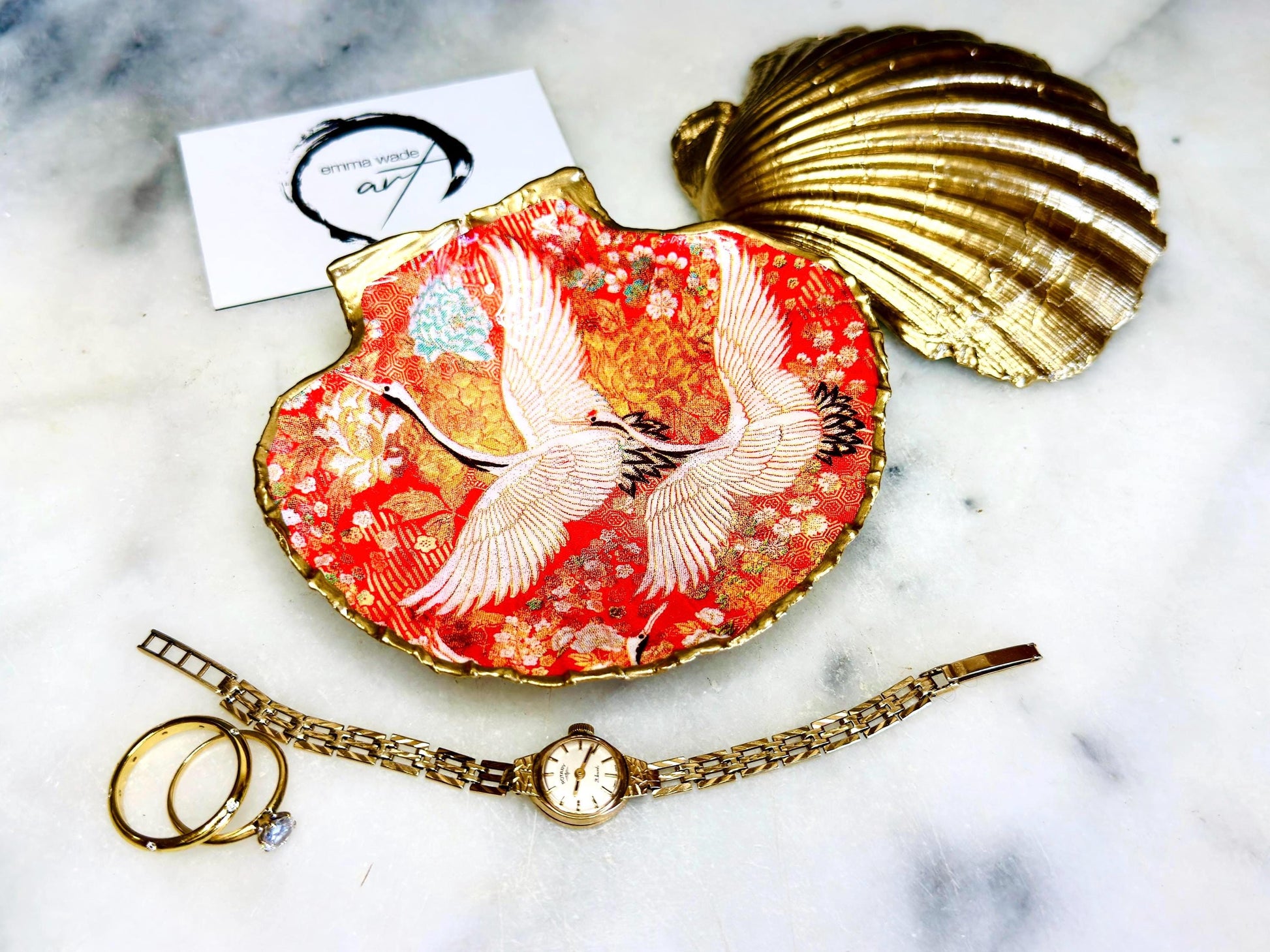 Orange Flamingo shell dish, Japanese kimono Trinket dishes gold finish, gold leaf trinket tray, shell scallop dish, bird design shell trinket tray, decorative scallop shells, orange shell key bowl, gold leaf ring dish, Bird ring dish, golden trinket dish, bride oyster dish, shell jewellery bowl, decoupaged earrings dish, shell art trinket, art dish, Gold shell trinket, painted shell with gold, shell jewellery dish, coastal ring holder, Proposal Ring Tray, Painted Key Bowl, coastal host gift