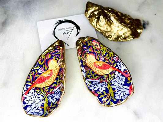 William Morris strawberry thief gift, Trinket dishes gold finish, gold leaf trinket tray, shell oyster dish, personalised oyster shell trinket, decorative oyster shells, William Morris key bowl, green and gold dishes, Bird ring dish, golden trinket dish, bride oyster dish, shell jewellery bowl, decoupaged earrings dish, shell art trinket, art dish, Gold shell trinket, painted shell with gold, shell jewellery dish, Emma Wade art, Proposal Ring Tray, Painted Key Bowl, Bride Oyster Dish