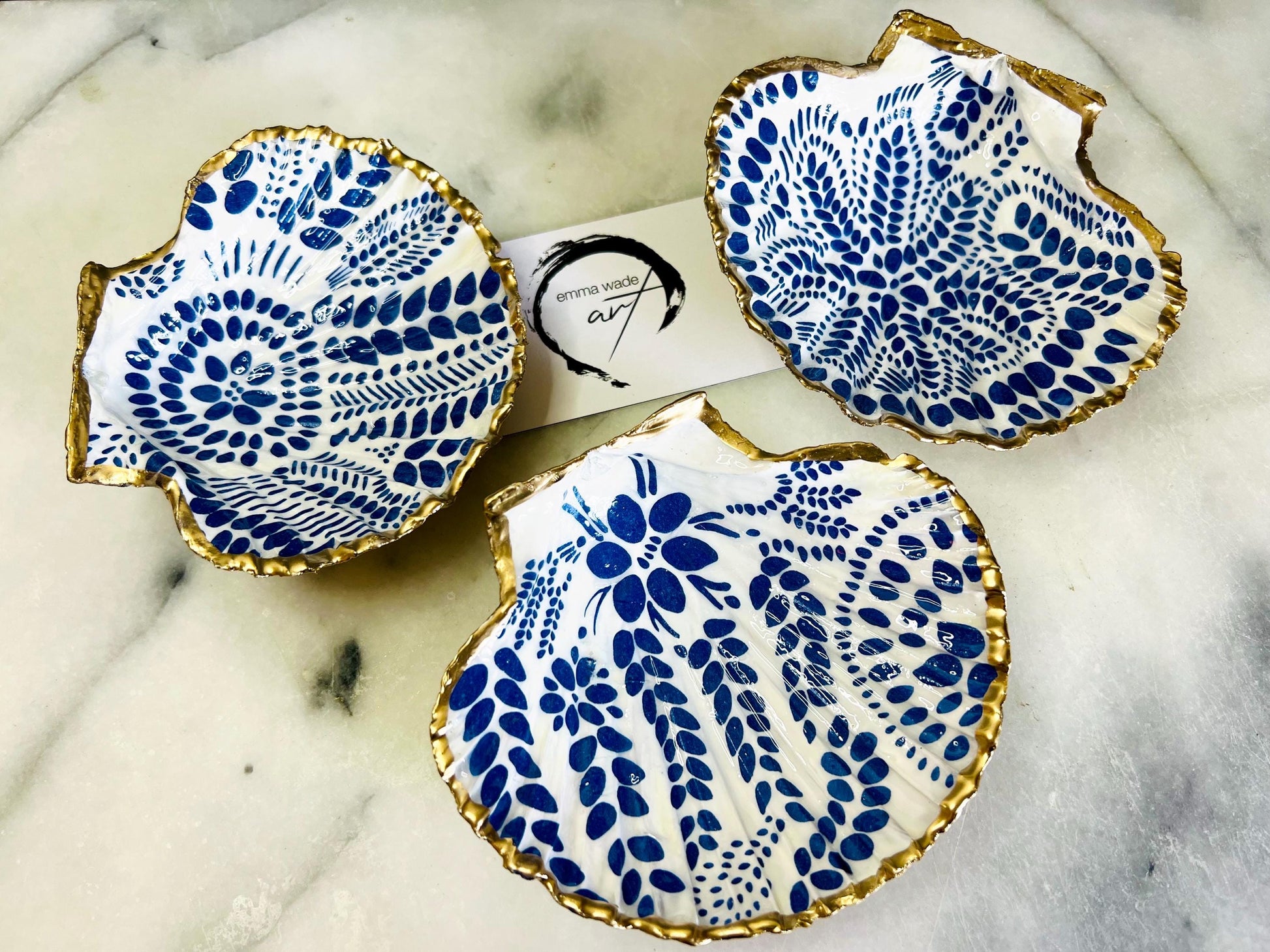 blue floral Marimekko scandavian scallop trinket Shell dishes, scallop blue flowers bird  shell jewellery dish,  birds gold trinket tray, shell scallop dish, trinket tray shell, scallop shell jewellery bowl, golden trinket dish, scallop shell blue abstract dish, blue bird shell dish, decoupaged earring dish, scallop dish with flowers, shell art trinket, decoupage shell dish, shell key bowl, nature lover gift, coastal shell gift, blue host gift, blue Floral shell ornament, shell ring dish