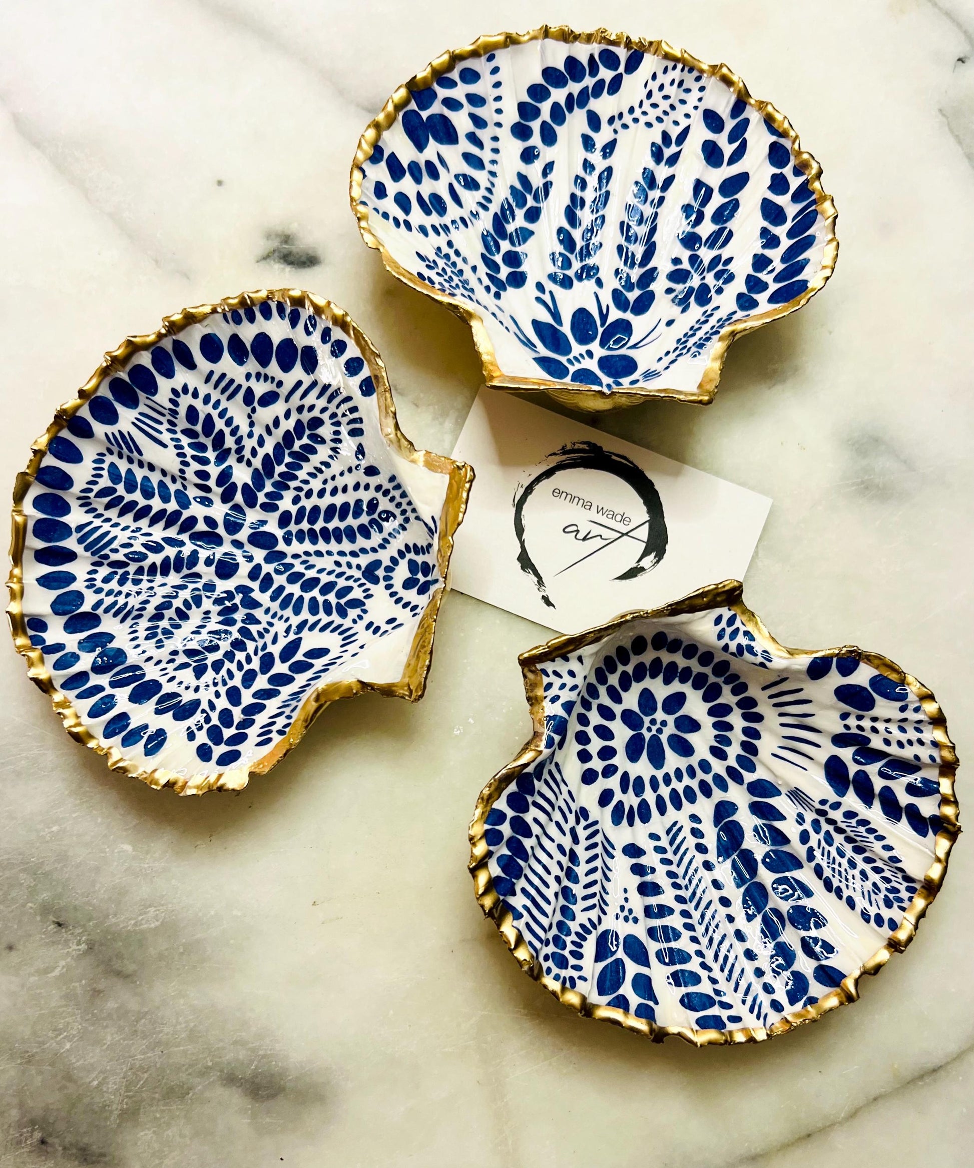 blue floral Marimekko scandavian scallop trinket Shell dishes, scallop blue flowers bird  shell jewellery dish,  birds gold trinket tray, shell scallop dish, trinket tray shell, scallop shell jewellery bowl, golden trinket dish, scallop shell blue abstract dish, blue bird shell dish, decoupaged earring dish, scallop dish with flowers, shell art trinket, decoupage shell dish, shell key bowl, nature lover gift, coastal shell gift, blue host gift, blue Floral shell ornament, shell ring dish