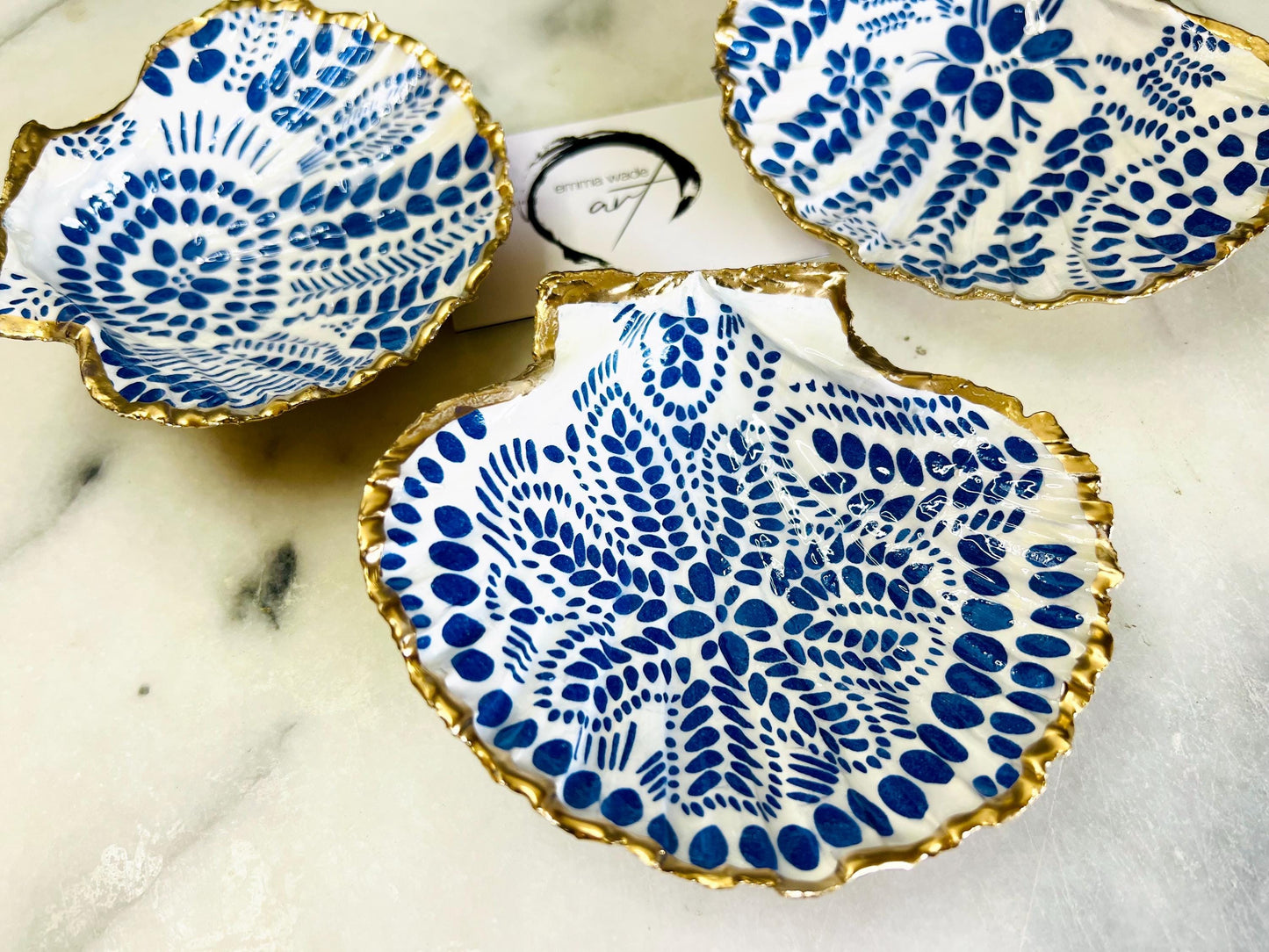 blue floral Marimekko scandavian scallop trinket Shell dishes, scallop blue flowers bird  shell jewellery dish,  birds gold trinket tray, shell scallop dish, trinket tray shell, scallop shell jewellery bowl, golden trinket dish, scallop shell blue abstract dish, blue bird shell dish, decoupaged earring dish, scallop dish with flowers, shell art trinket, decoupage shell dish, shell key bowl, nature lover gift, coastal shell gift, blue host gift, blue Floral shell ornament, shell ring dish