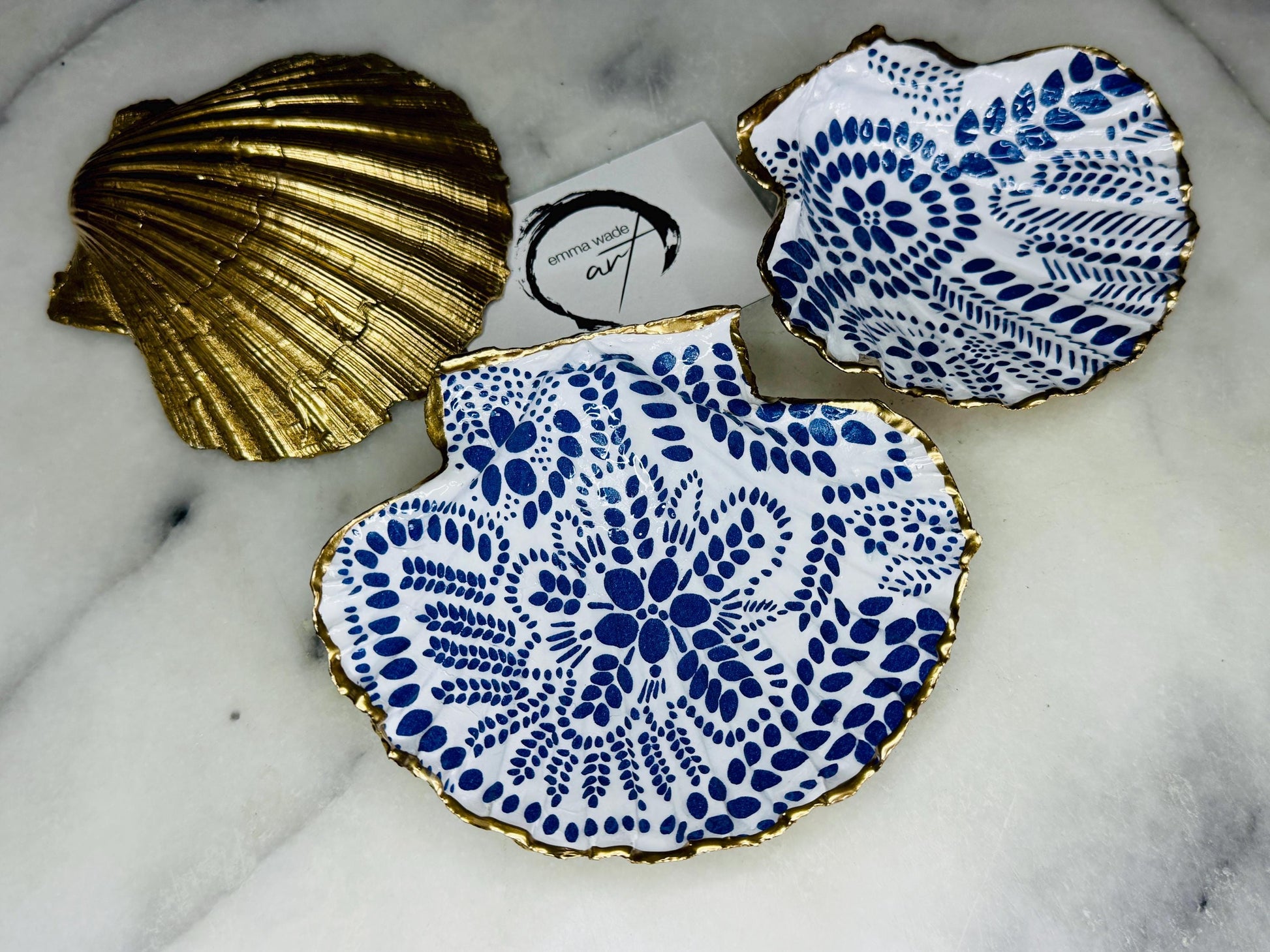 blue floral Marimekko scandavian scallop trinket Shell dishes, scallop blue flowers bird  shell jewellery dish,  birds gold trinket tray, shell scallop dish, trinket tray shell, scallop shell jewellery bowl, golden trinket dish, scallop shell blue abstract dish, blue bird shell dish, decoupaged earring dish, scallop dish with flowers, shell art trinket, decoupage shell dish, shell key bowl, nature lover gift, coastal shell gift, blue host gift, blue Floral shell ornament, shell ring dish