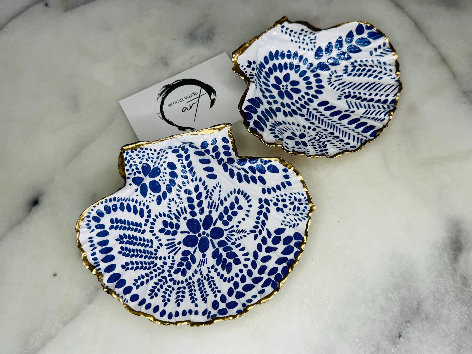blue floral Marimekko scandavian scallop trinket Shell dishes, scallop blue flowers bird  shell jewellery dish,  birds gold trinket tray, shell scallop dish, trinket tray shell, scallop shell jewellery bowl, golden trinket dish, scallop shell blue abstract dish, blue bird shell dish, decoupaged earring dish, scallop dish with flowers, shell art trinket, decoupage shell dish, shell key bowl, nature lover gift, coastal shell gift, blue host gift, blue Floral shell ornament, shell ring dish