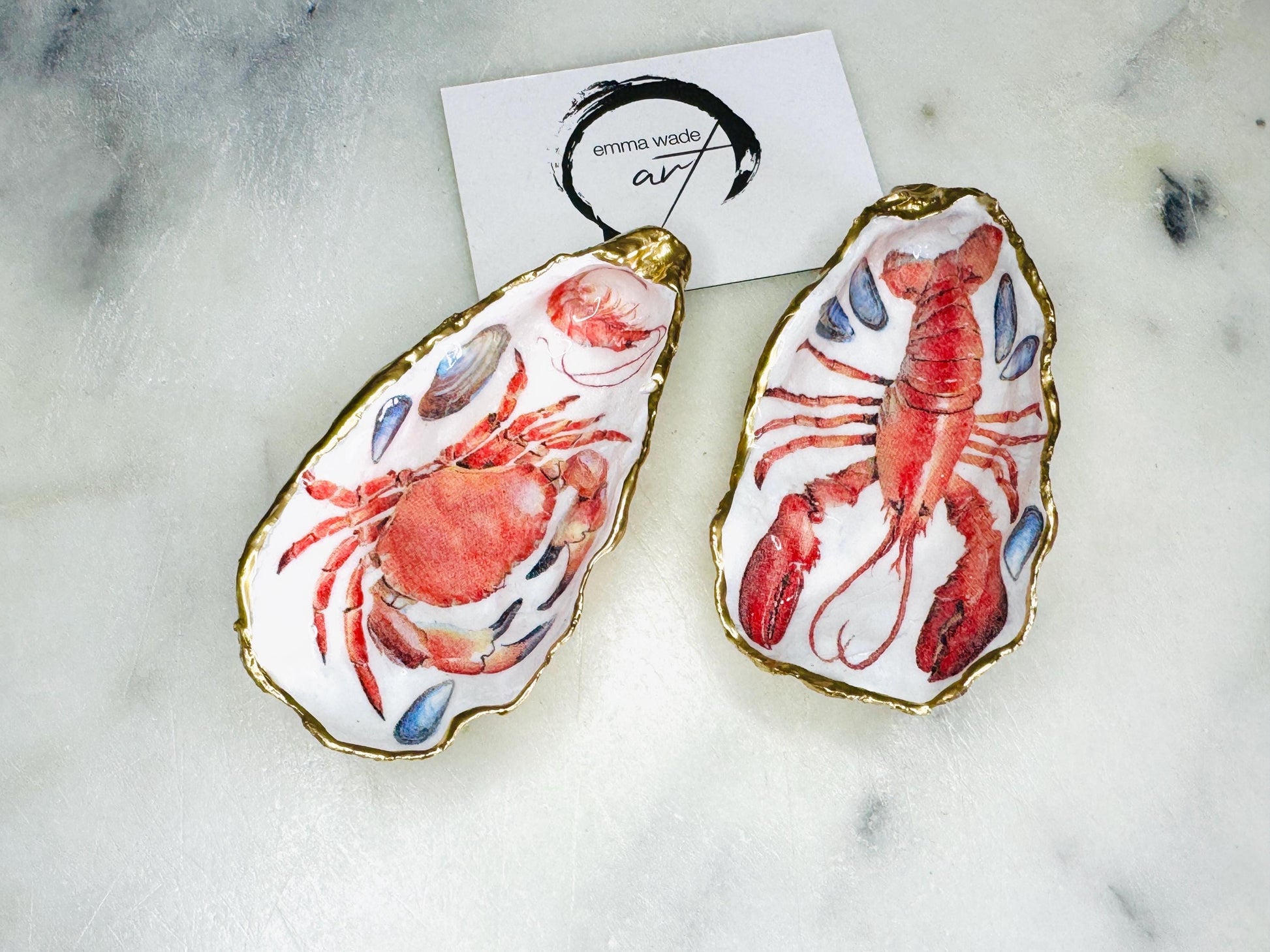 Oyster Dishes hand crafted with Crab and Lobster Designs, Shell with gold finish, oyster shellfish shell jewellery dish, UK Natural Oyster Red and gold trinket tray, shell oyster dish, trinket tray shell, oyster shell jewellery bowl, golden trinket dish, decoupaged earring dish, oyster dish with crabs, oyster dish with lobsters, shell art trinket, host gift, shell key bowl, sea life shell gift, coastal shell gift, red white host gift, red shell ornament, decoupage oyster ring dish